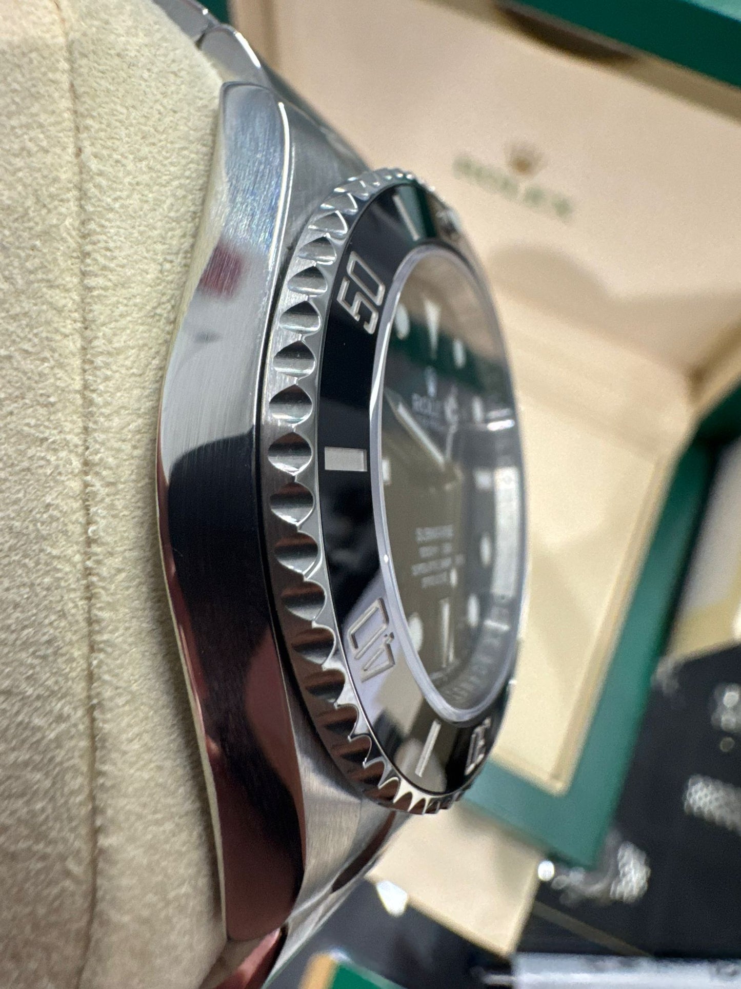 Rolex Oystersteel Submariner 40 MM - Oyster Bracelet - Black No Date Dial - 114060