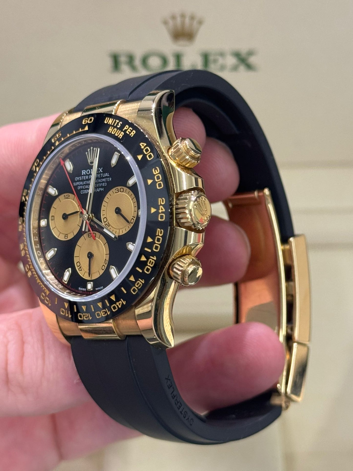 Rolex Yellow Gold Daytona Watch - 40 MM - Oysterflex Strap - Black Dial - 116518LN bkchof