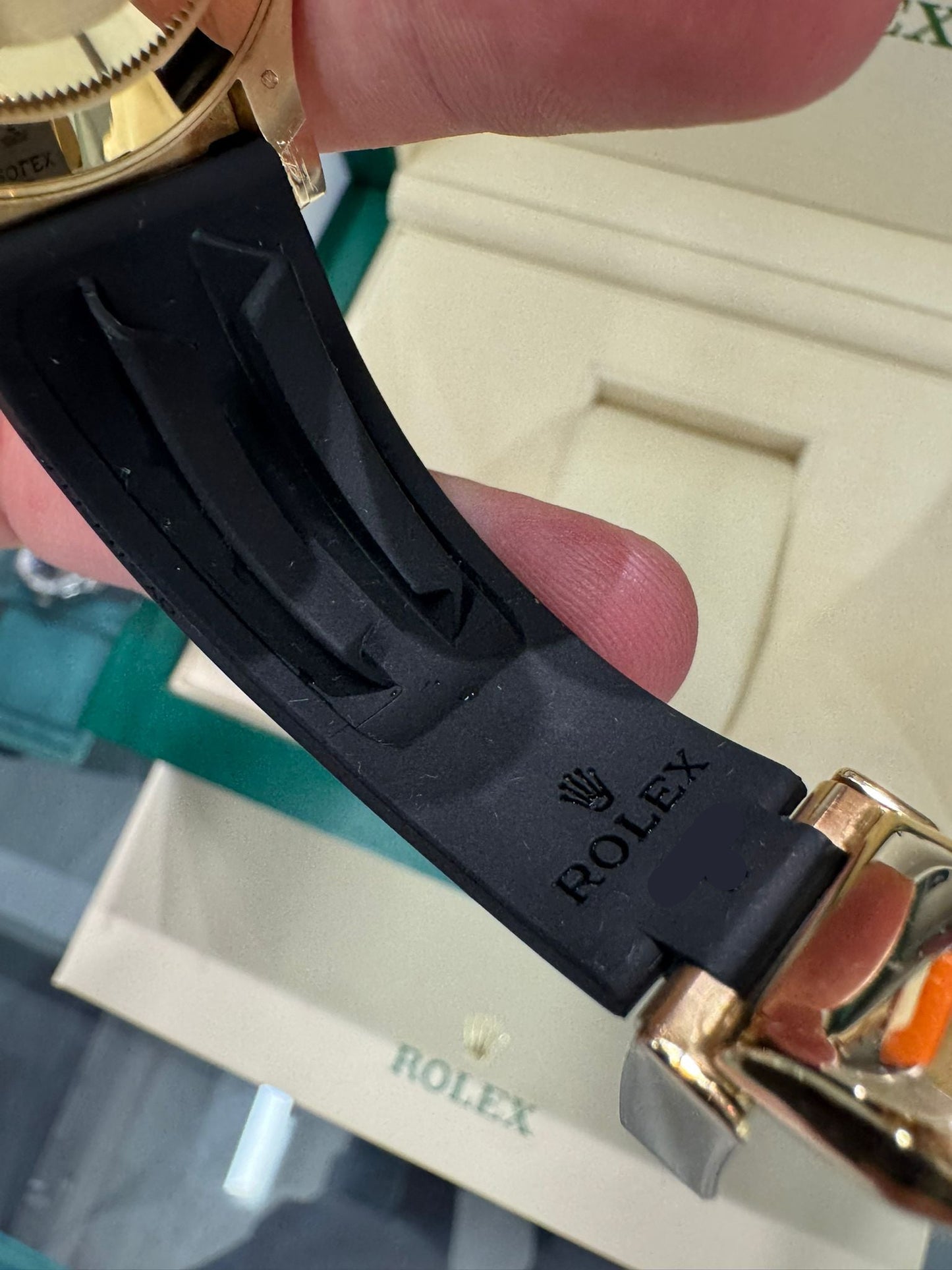 Rolex Yellow Gold Daytona Watch - 40 MM - Oysterflex Strap - Black Dial - 116518LN bkchof
