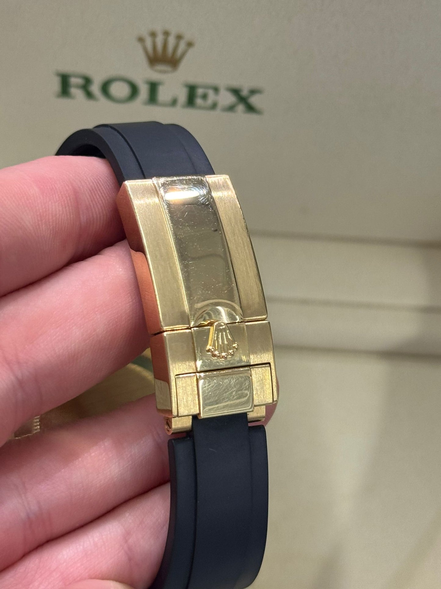 Rolex Yellow Gold Daytona Watch - 40 MM - Oysterflex Strap - Black Dial - 116518LN bkchof