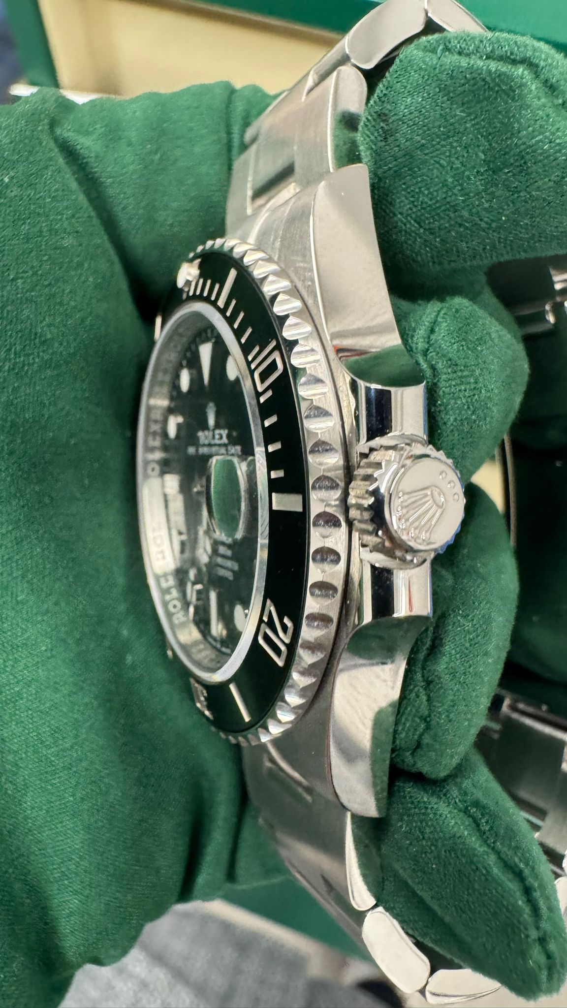 Rolex Oystersteel Submariner 41MM - Oyster Bracelet - Black Date Dial - 126610LN