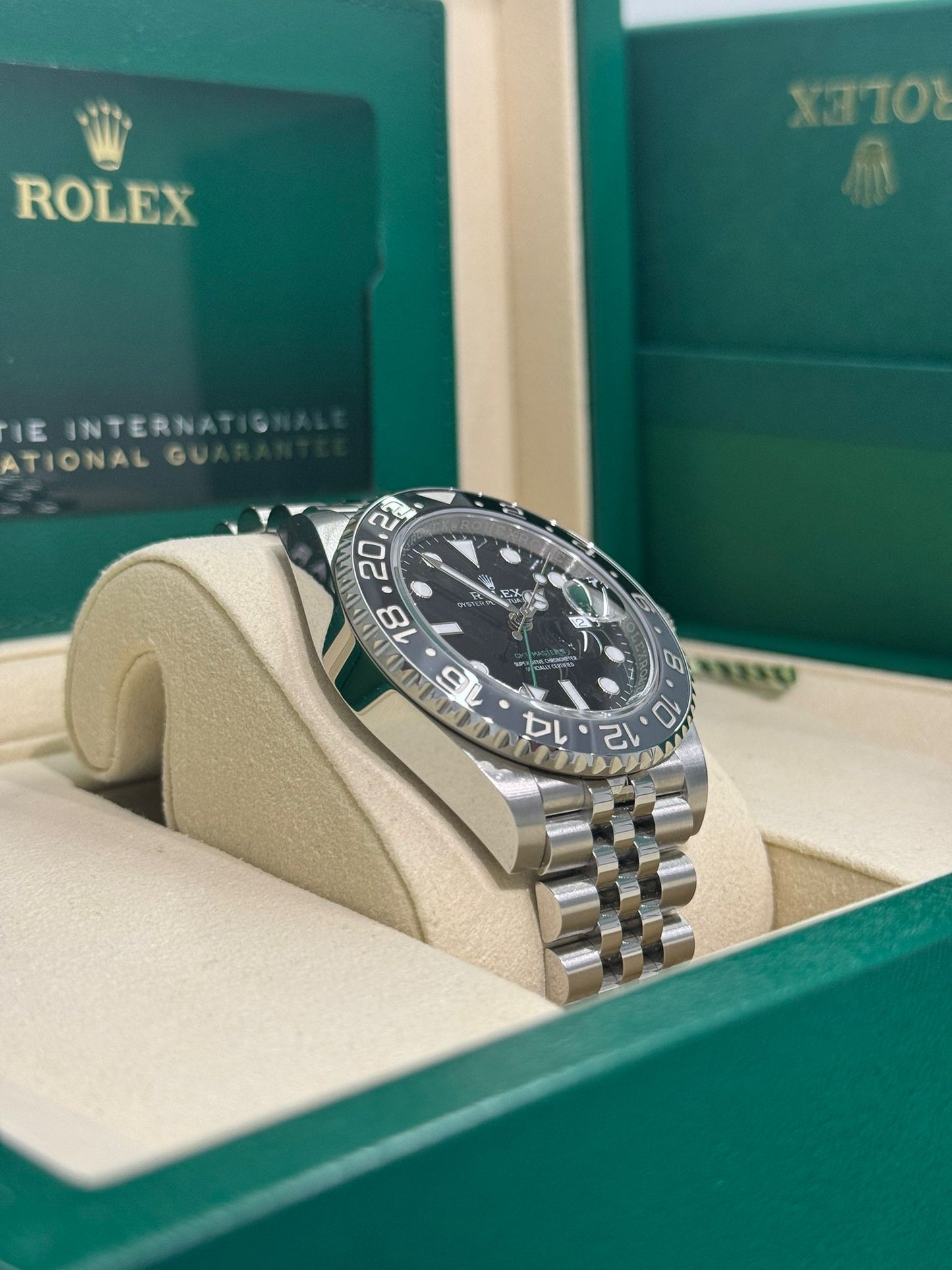 Rolex GMT-Master II - 40 MM - Stainless Steel - Black Dial - 126710GRNR JB