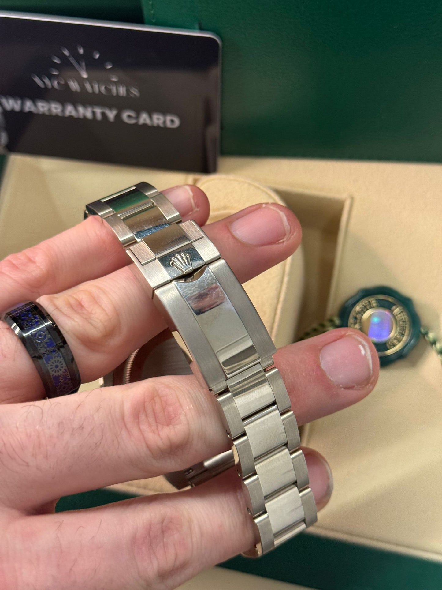 Rolex Pepsi White Gold GMT-Master II Watch - 40 MM - Oyster Bracelet - Meteorite Dial - 126719BLRO mt