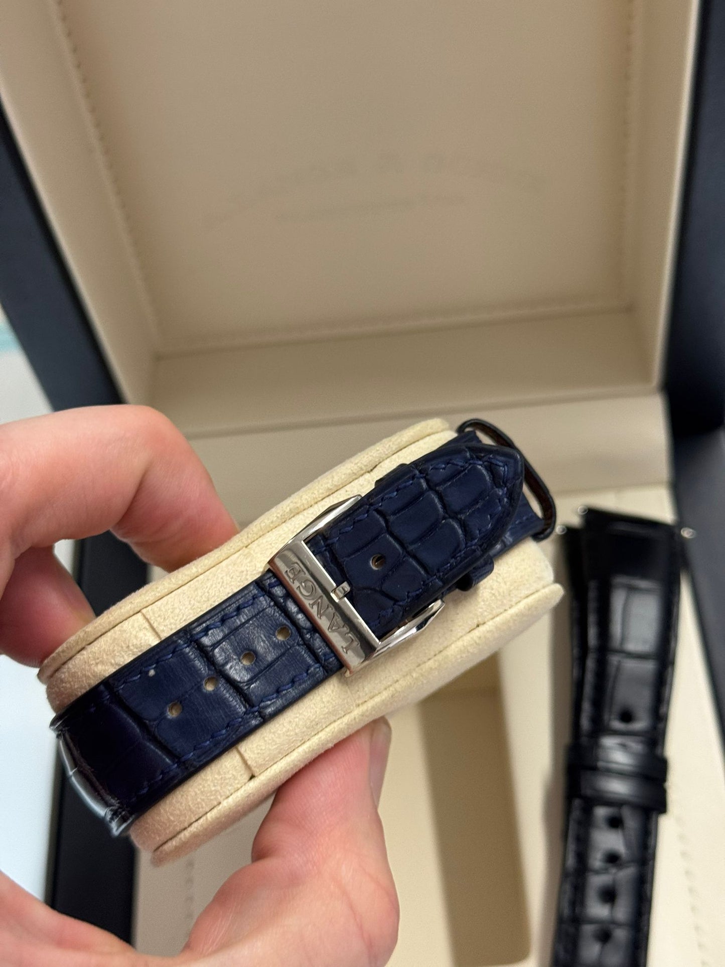 A.Lange & Söhne Lange 1 - 41.9 MM - White Gold - Black Dial - 136.029