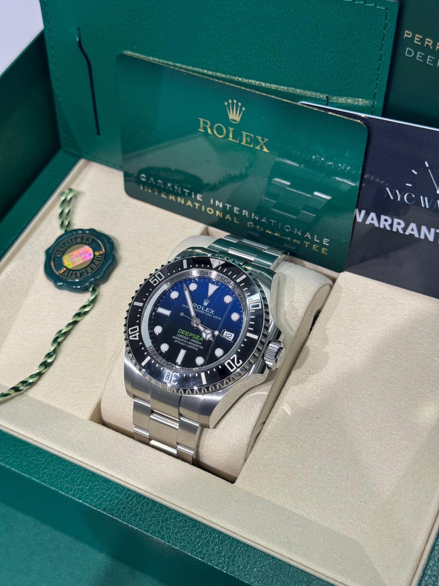 Rolex Sea-Dweller - James Cameron - 44 MM - Steel - Blue Dial - 136660 dbl