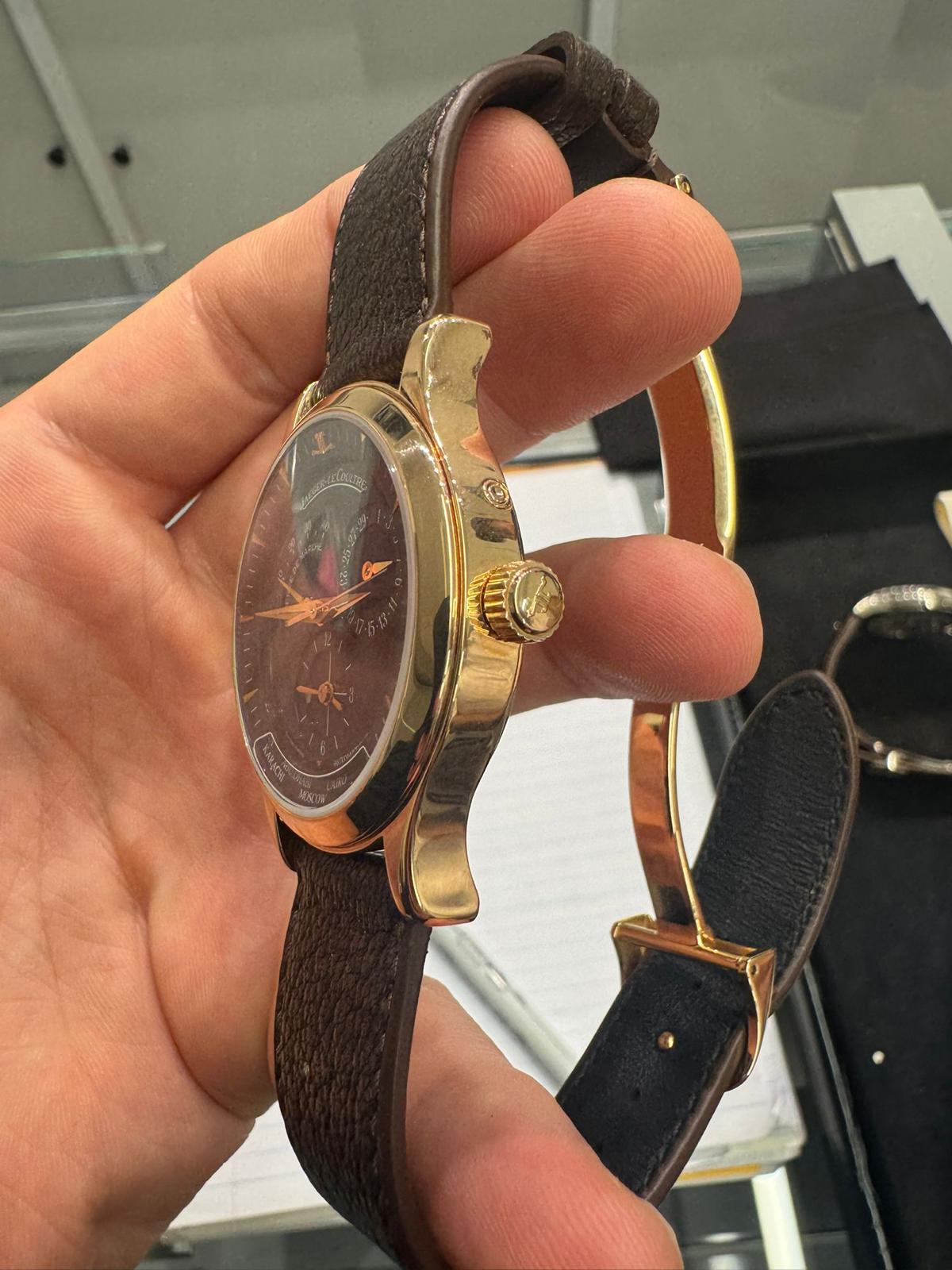 JLC - Master Control World Timer - 38 MM - Rose Gold - Black Dial - Brown Lather Strap - 142.2.92.S