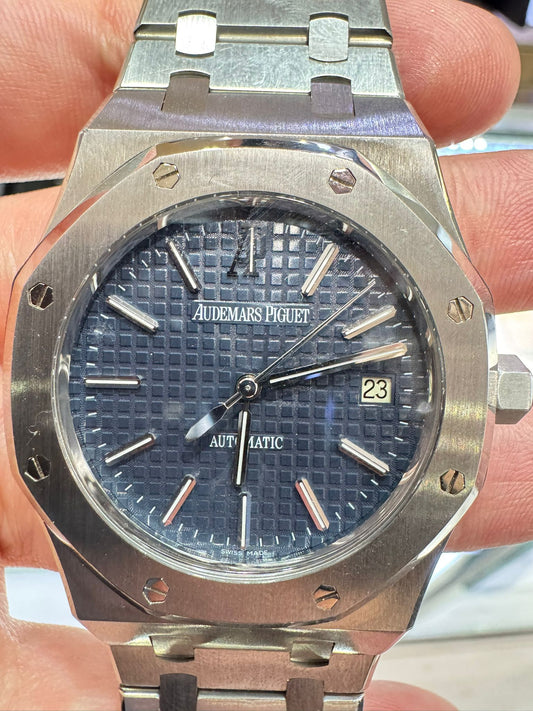 Audemars Piguet - Royal Oak - 39 MM - Steel - 15300ST.OO.1220ST.02