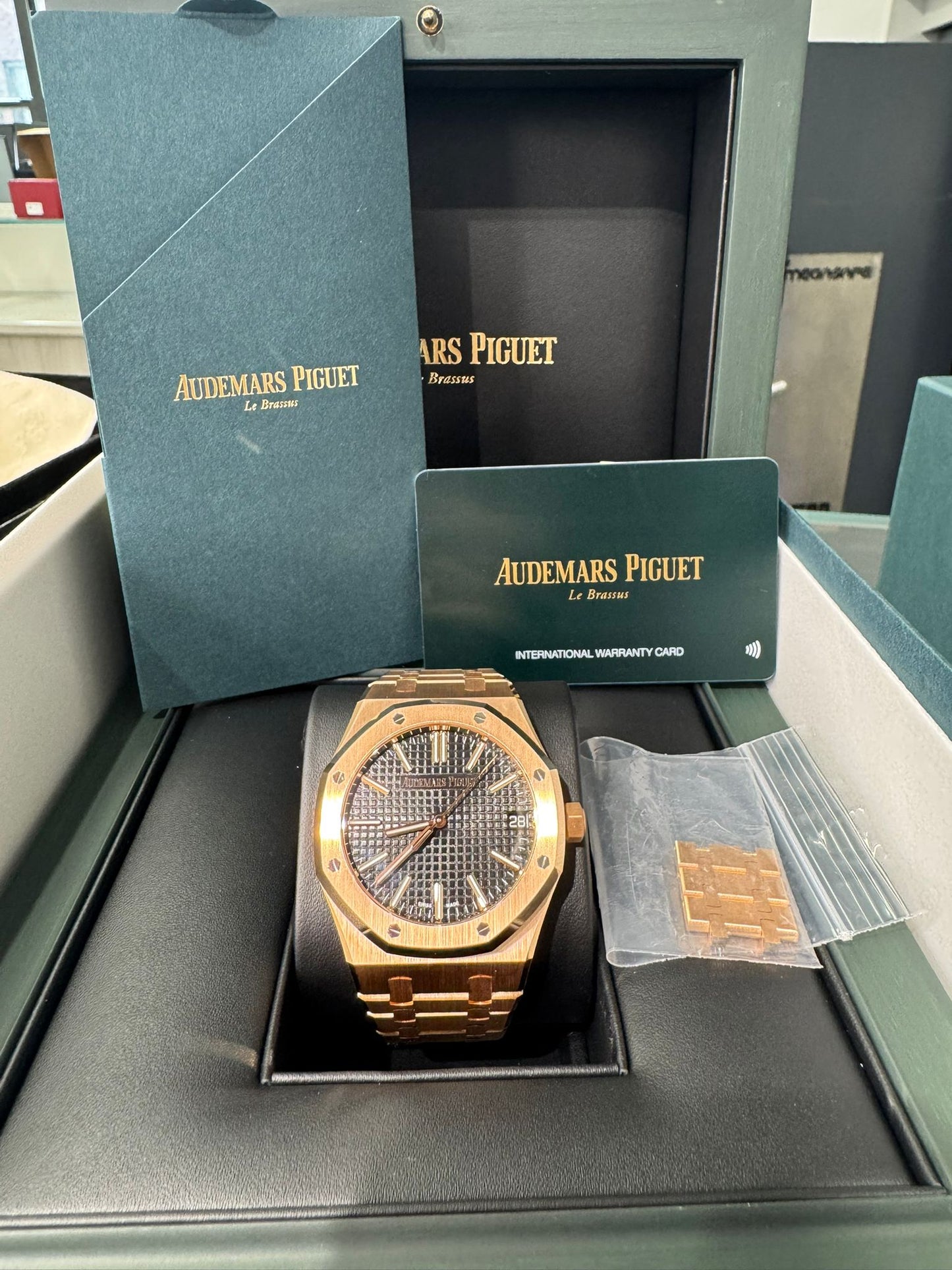 Audemars Piguet Royal Oak Pink Gold Selfwinding 41 MM - Pink Gold Bracelet - Black Dial - 15510OR.OO.1320OR.04