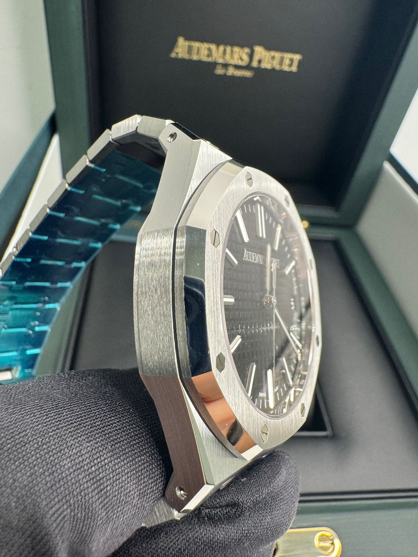 Audemars Piguet - Royal Oak - 41 MM - Steel - 15510ST.OO.1320ST.07