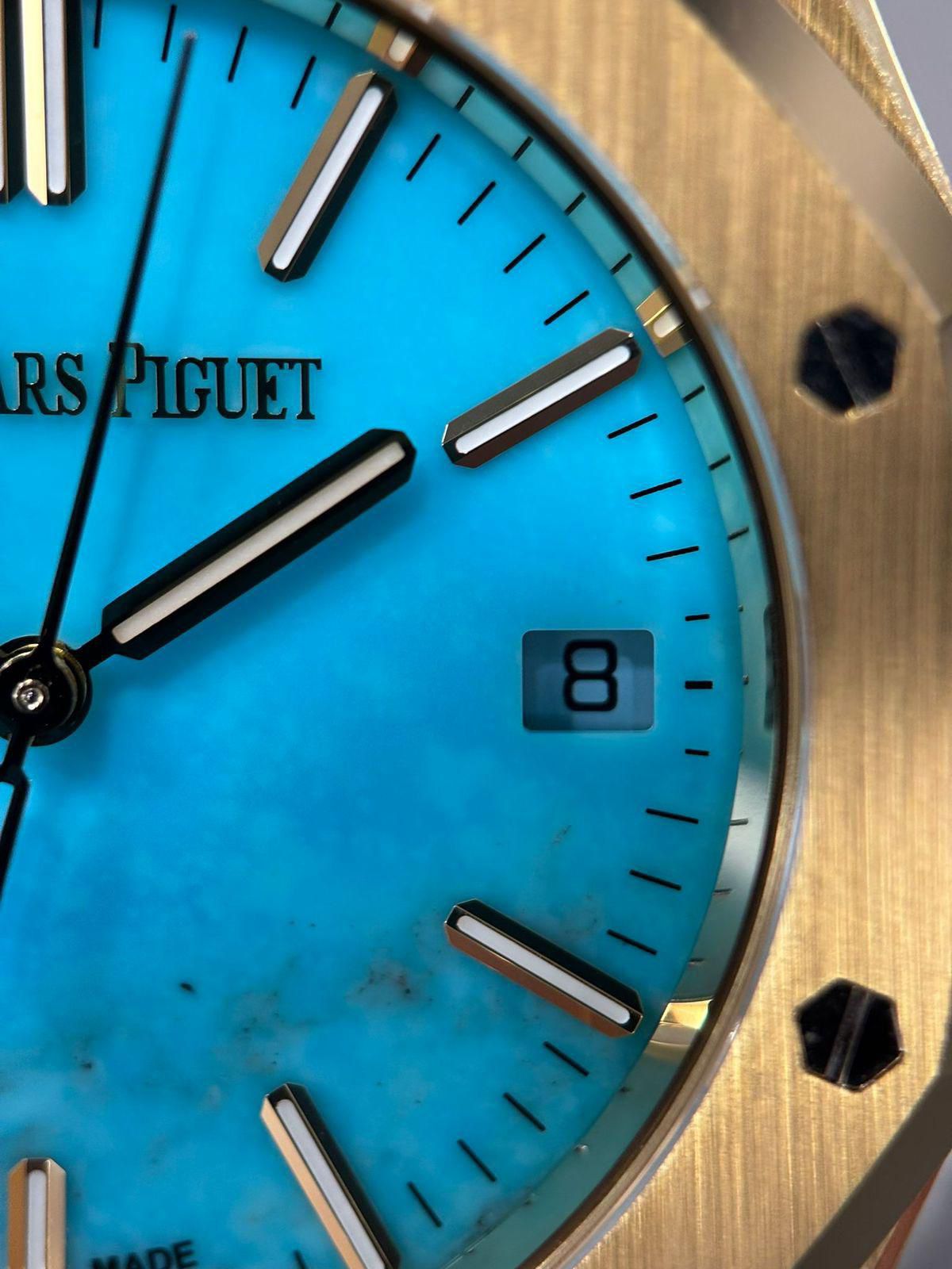 Audemars Piguet - Royal Oak - 37 MM - Yellow Gold - Limited Edition - Turquoise Dial - 15550BA.OO.1356BA.01