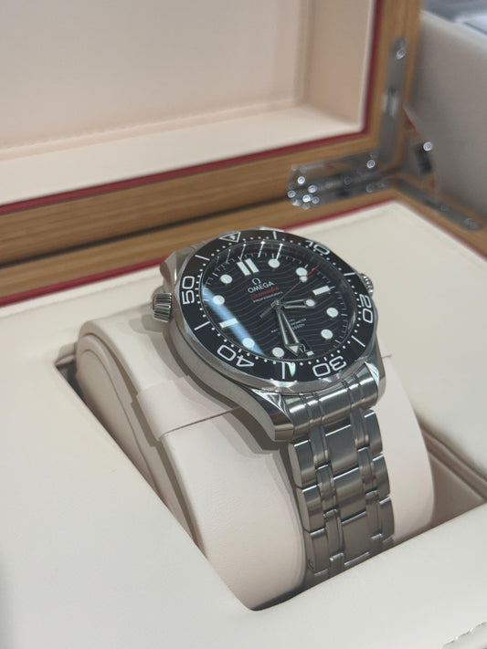 Omega Seamaster Diver - 42 MM - Stainless Steel - Black Dial - 210.30.42.20.01.001