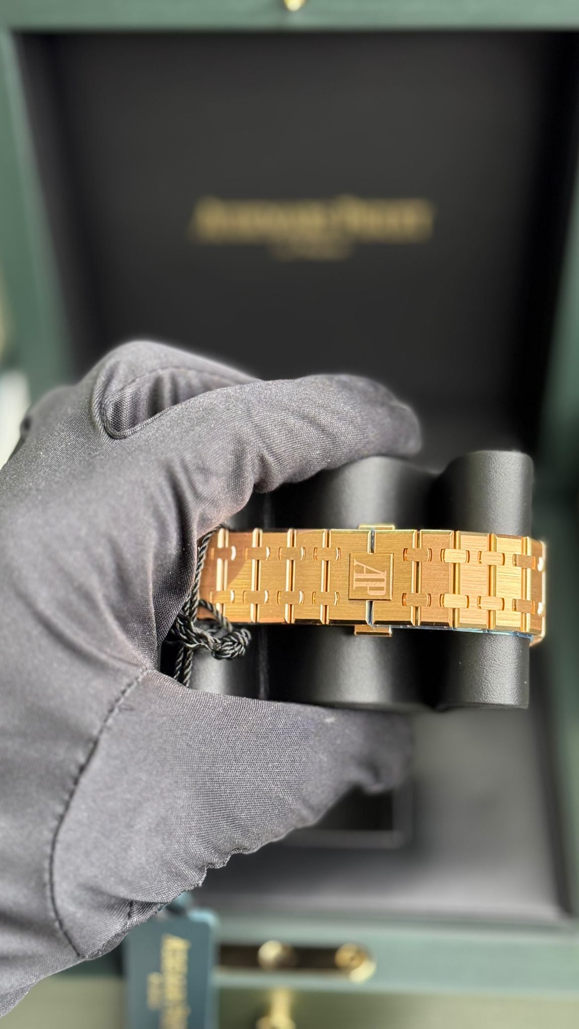 Audemars Piguet - Royal Oak - 41 MM - Rose Gold - 26240OR.OO.1320OR.04