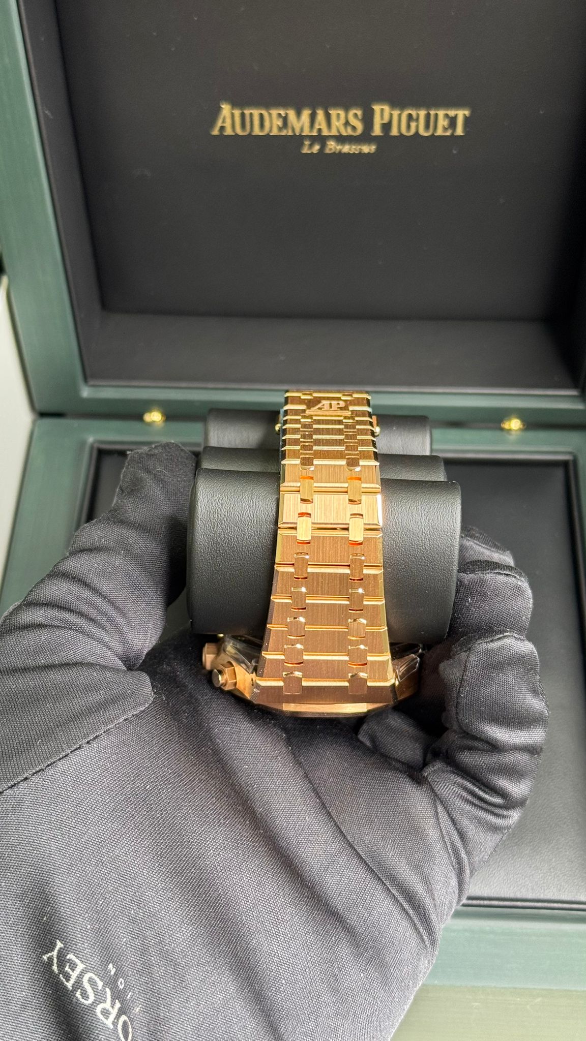 Audemars Piguet - Royal Oak - 41 MM - Rose Gold - 26240OR.OO.1320OR.04