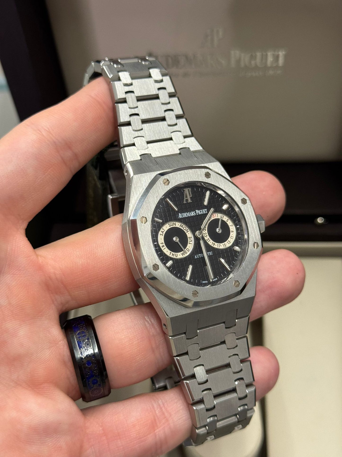 Audemars Piguet Royal Oak - 40 MM - Stainless Steel - Black Dial - 26330ST.00.1220ST.01