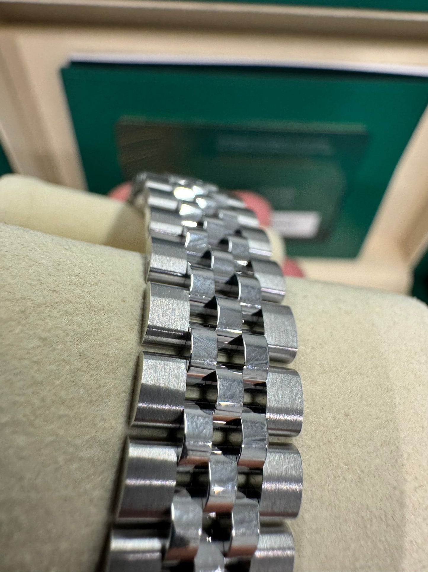 Rolex Lady-Datejust Stainless Steel and White Gold - 28 MM - Jubilee Bracelet - Diamond Bezel - Mother of Pearl Diamond Dial - 279384RBR-0011