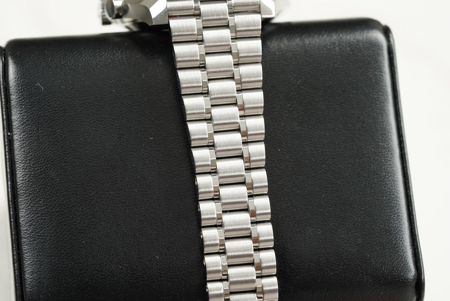 Omega Speedmaster Stainless Steel 42 MM - Stainless Steel Bracelet - Black Dial - 310.30.42.50.01.002