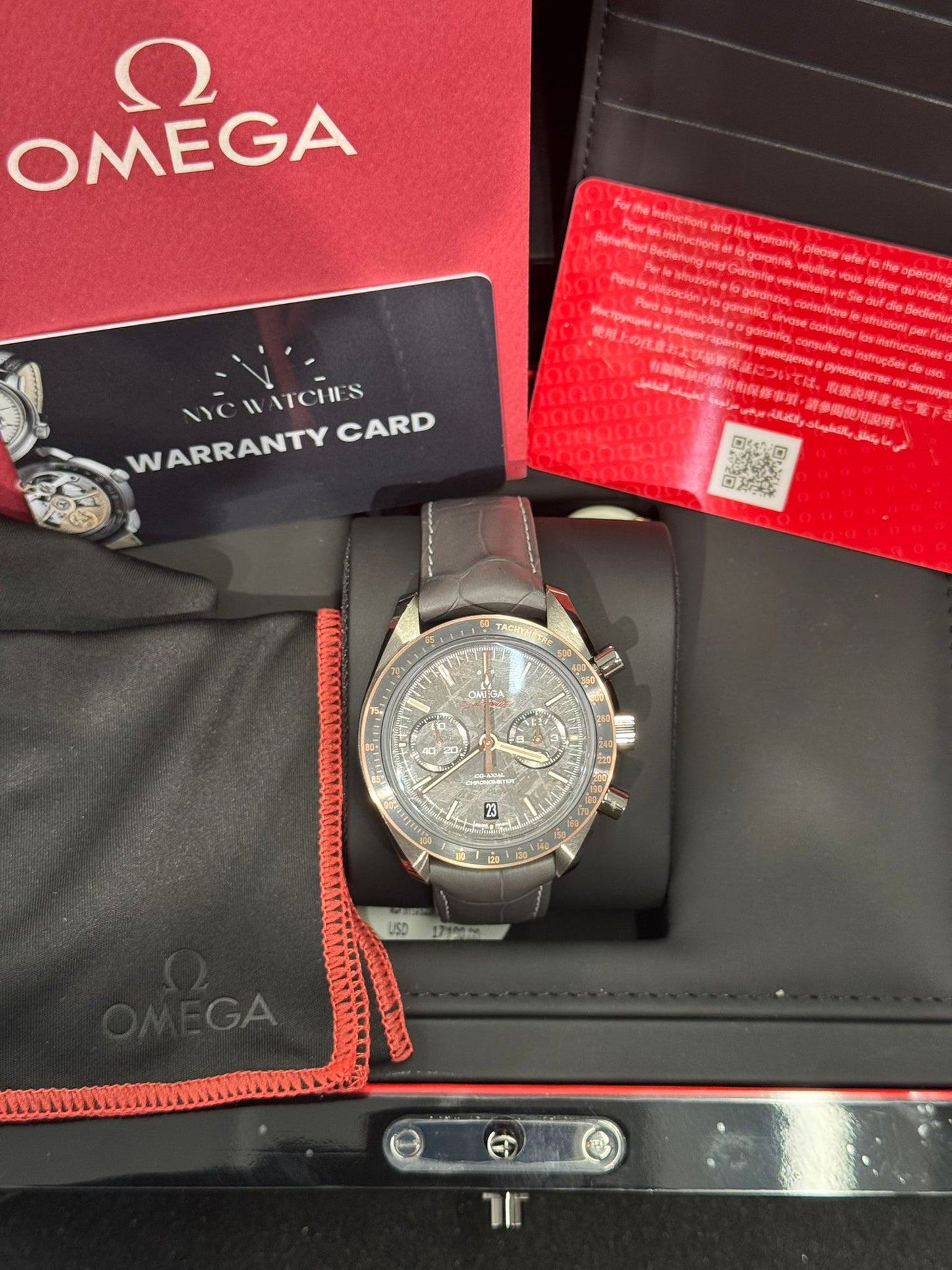 Omega Speedmaster Grey Ceramic 44.25 MM - Grey Leather Strap - Grey Dial - 311.63.44.51.99.001