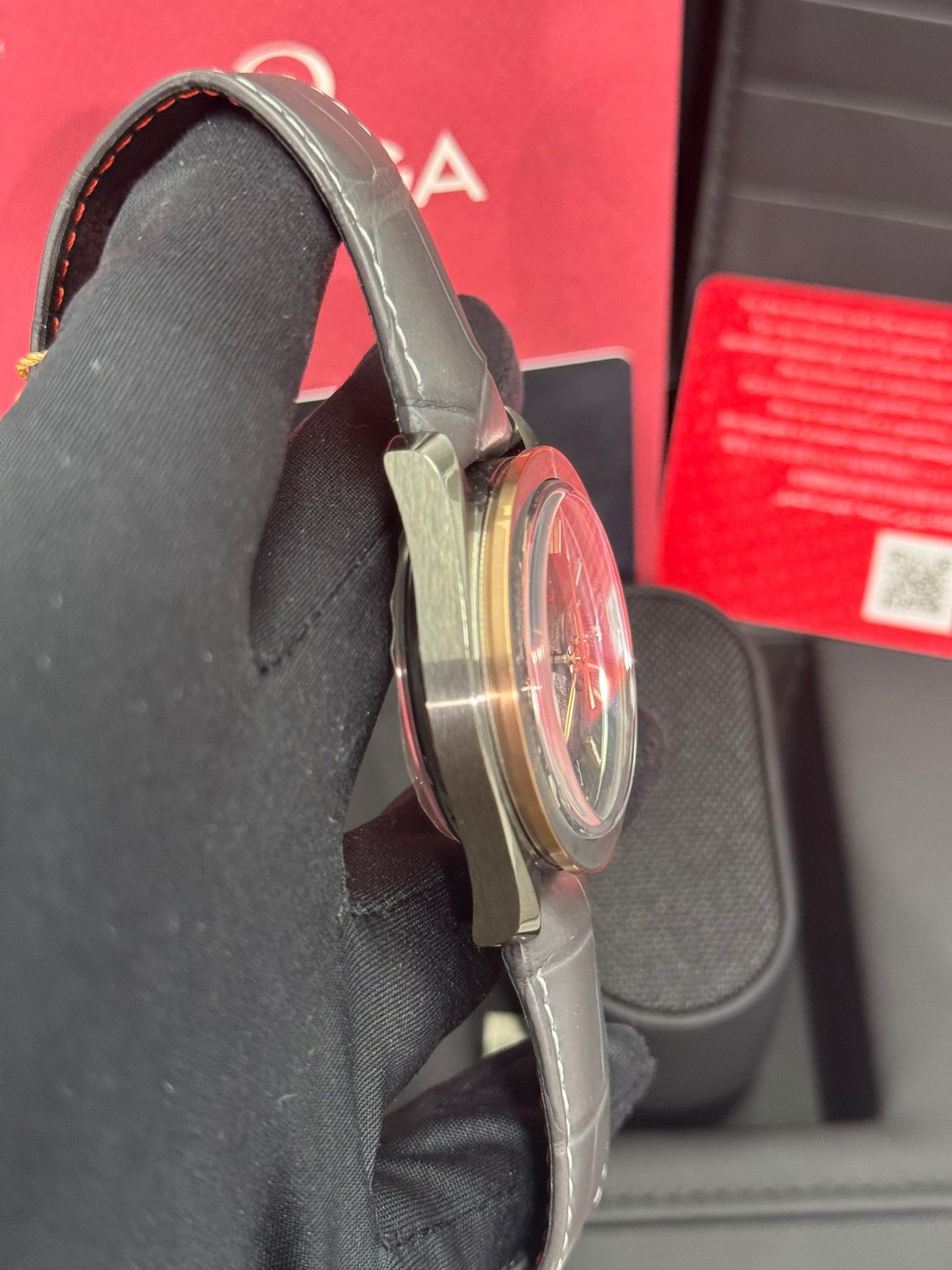 Omega Speedmaster Grey Ceramic 44.25 MM - Grey Leather Strap - Grey Dial - 311.63.44.51.99.001