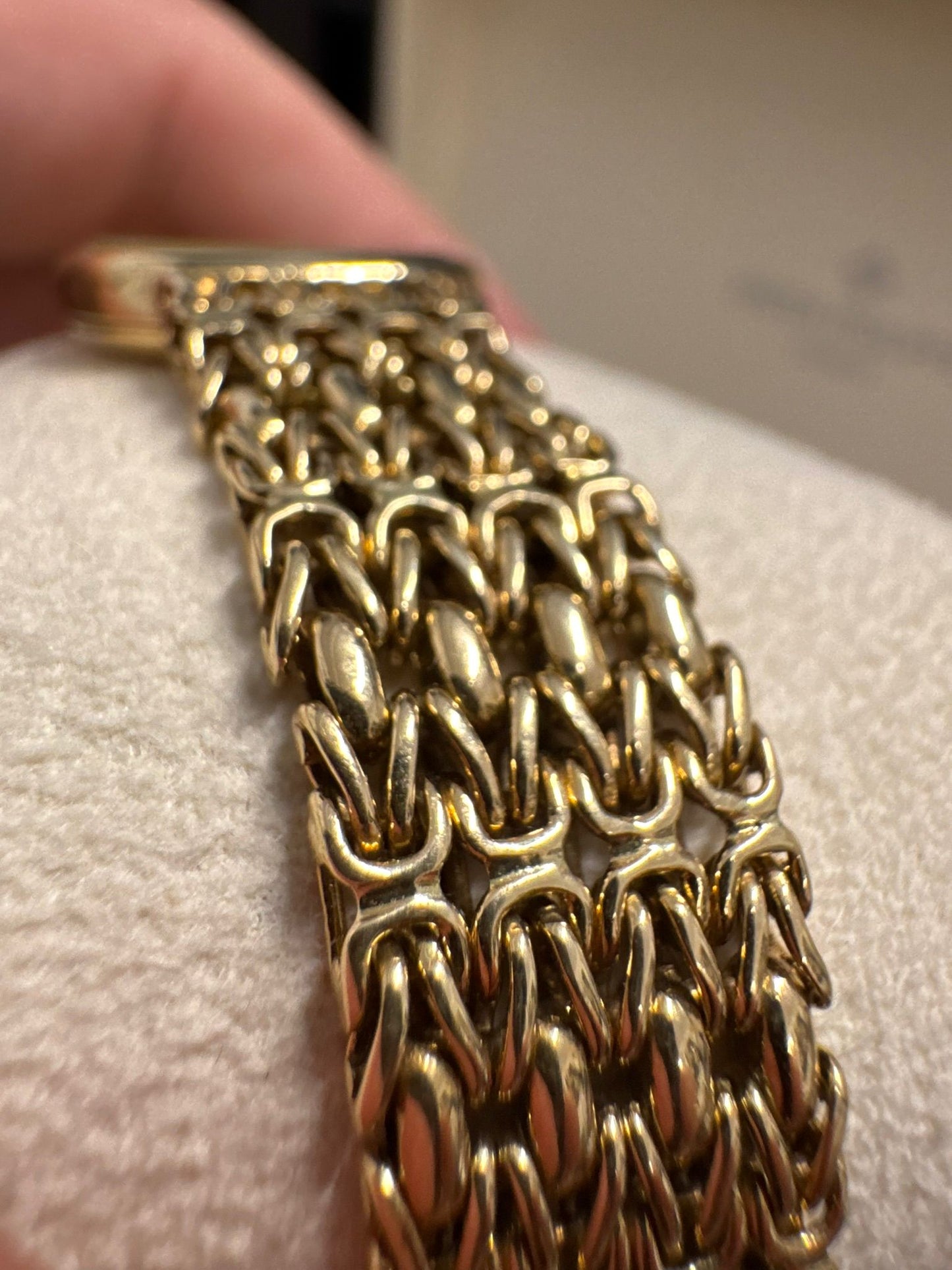 Patek Philippe Golden Ellipse - Yellow Gold - 20 MM x 23.5 MM - Blue Dial - 4764/1j