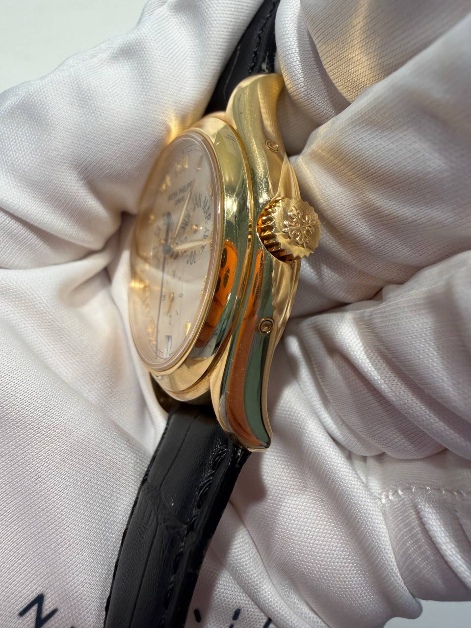 Patek Philippe Complications - Annual Calendar - 37 MM - Yellow Gold - 5035J-001