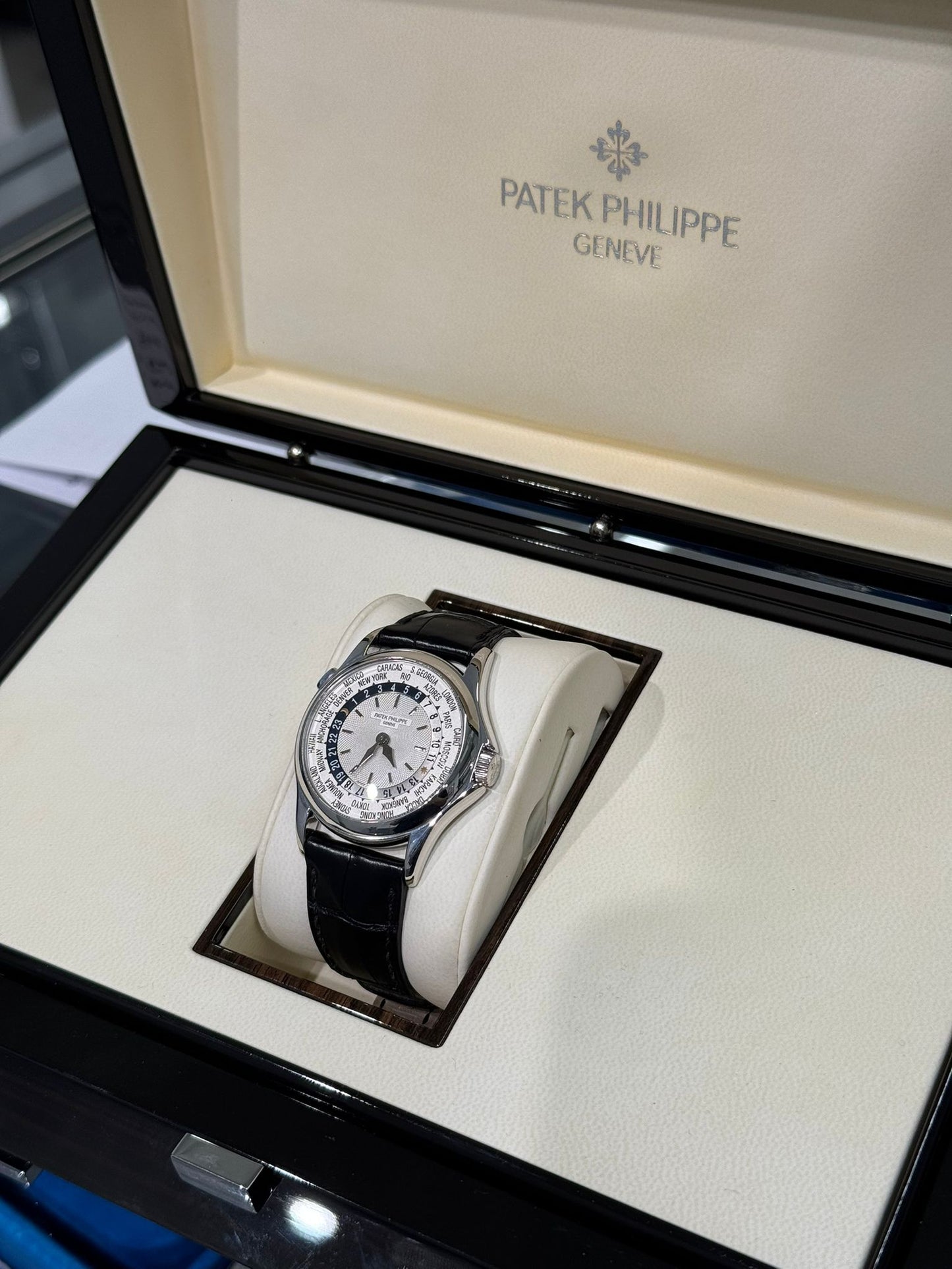 Patek Philippe Complications - World Time - 38 MM - White Gold - 5110G