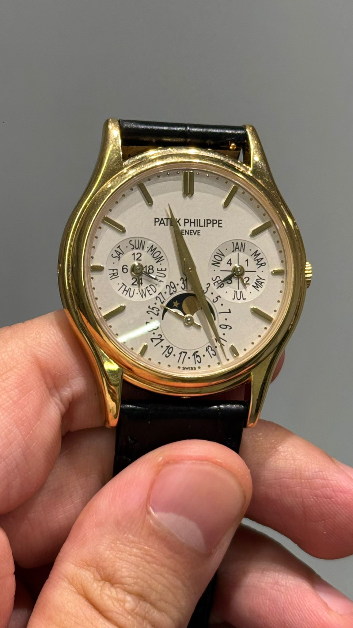 Patek Philippe Grand Complications - Moonphase and Perpetual Calendar - 37.2 MM - Yellow Gold - Silver Dial - Brown Leather Strap - 5140J-001