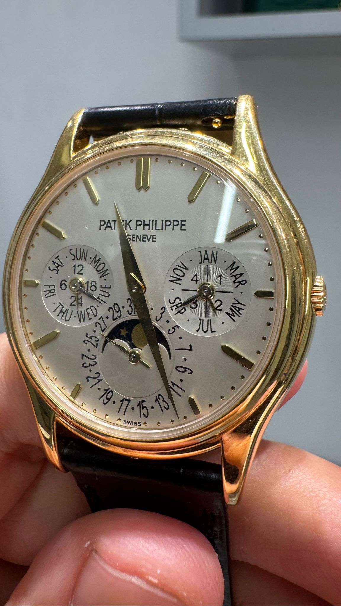 Patek Philippe Grand Complications - Moonphase and Perpetual Calendar - 37.2 MM - Yellow Gold - Silver Dial - Brown Leather Strap - 5140J-001