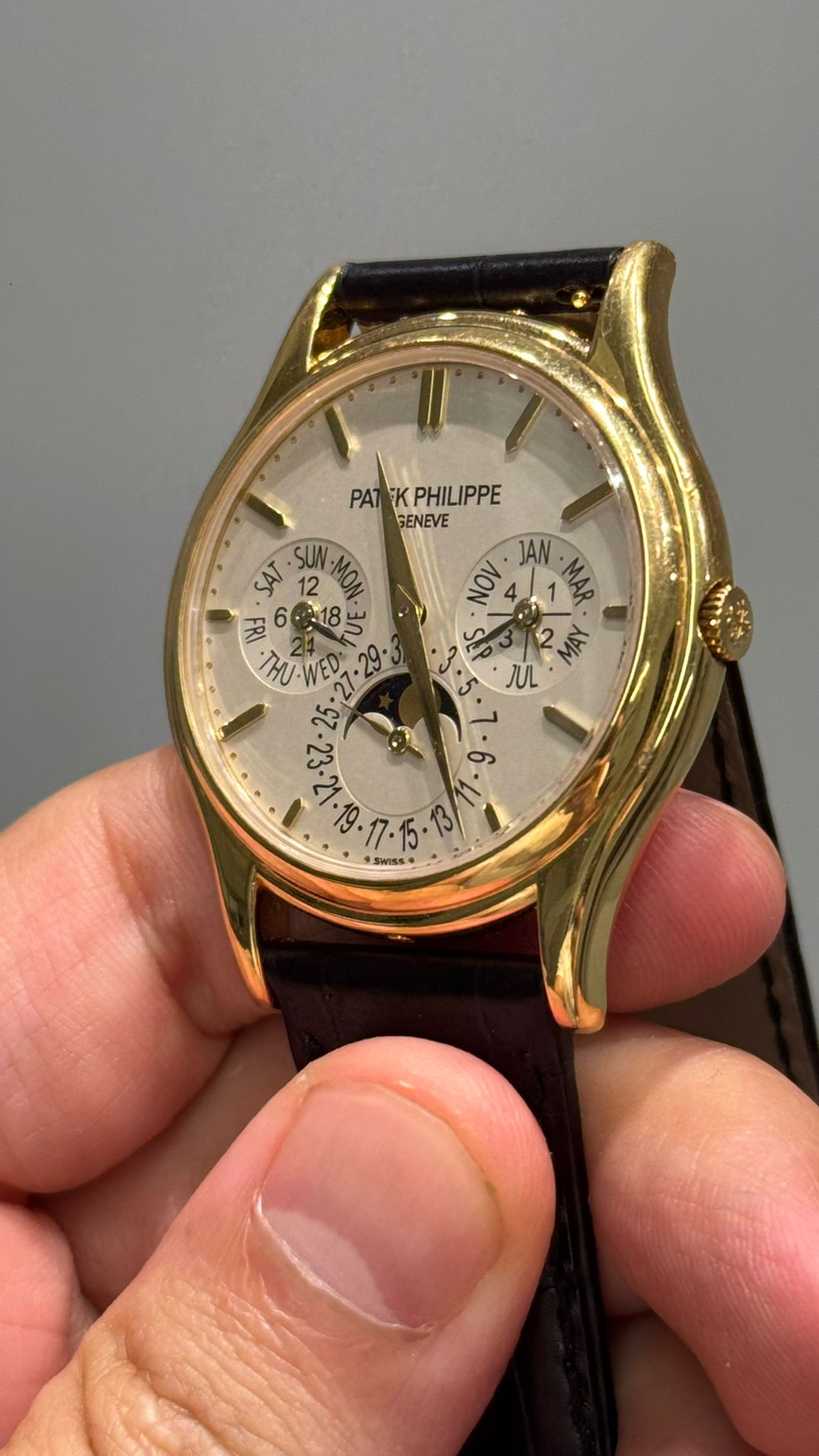 Patek Philippe Grand Complications - Moonphase and Perpetual Calendar - 37.2 MM - Yellow Gold - Silver Dial - Brown Leather Strap - 5140J-001