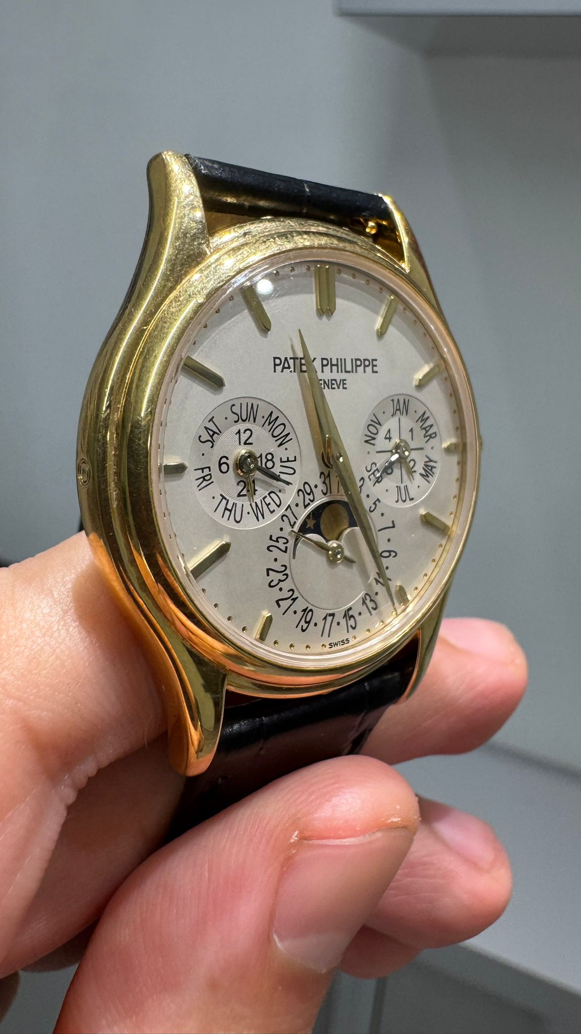 Patek Philippe Grand Complications - Moonphase and Perpetual Calendar - 37.2 MM - Yellow Gold - Silver Dial - Brown Leather Strap - 5140J-001