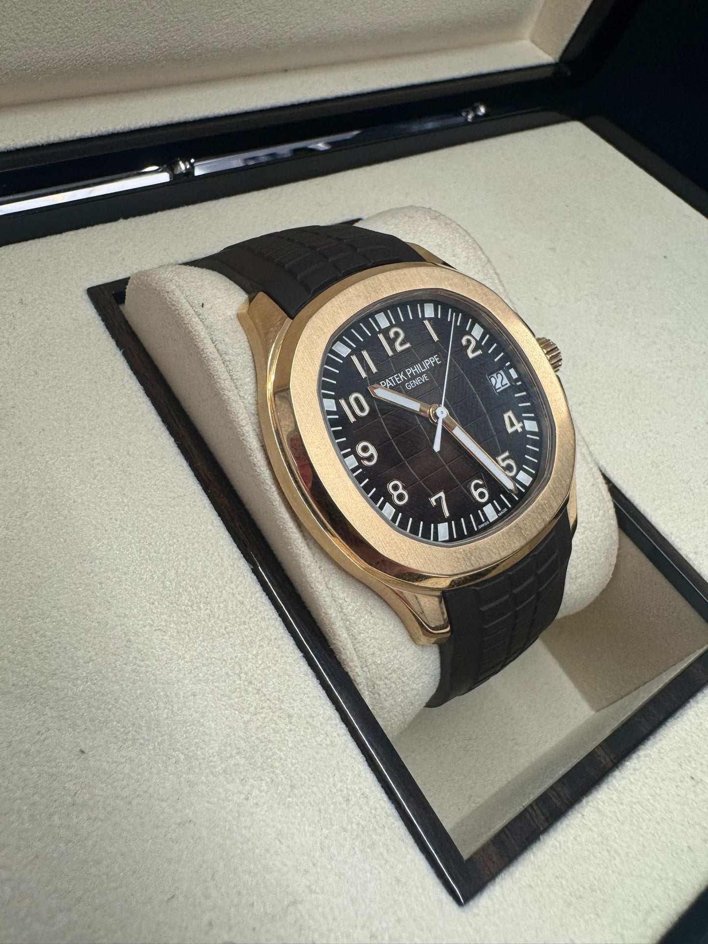 Patek Philippe Aquanaut - 40MM - Rose Gold - 5167R-001