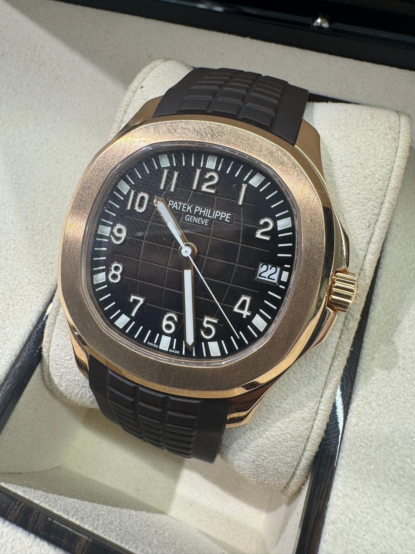 Patek Philippe Aquanaut - 40MM - Rose Gold - 5167R-001
