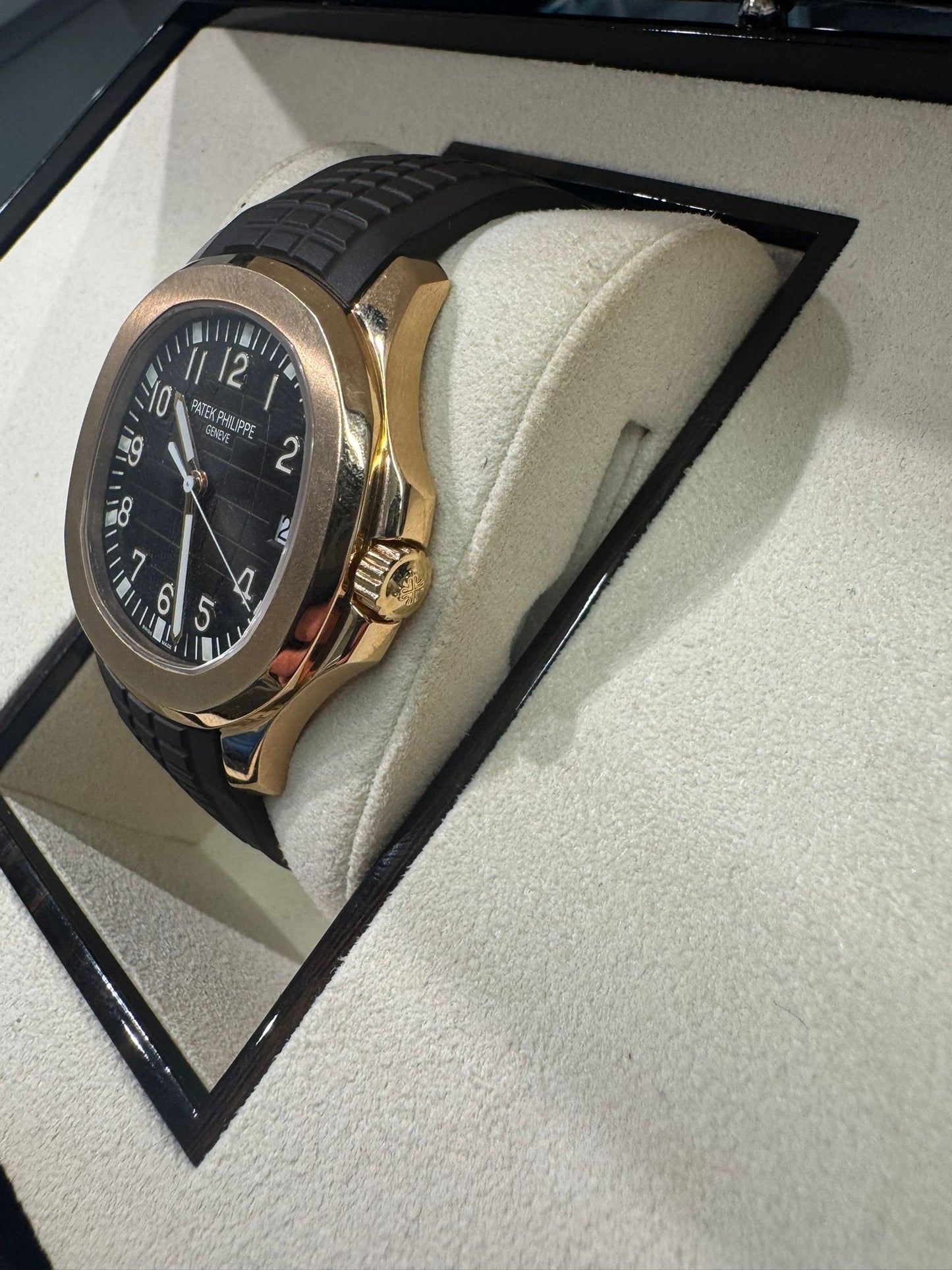 Patek Philippe Aquanaut - 40MM - Rose Gold - 5167R-001