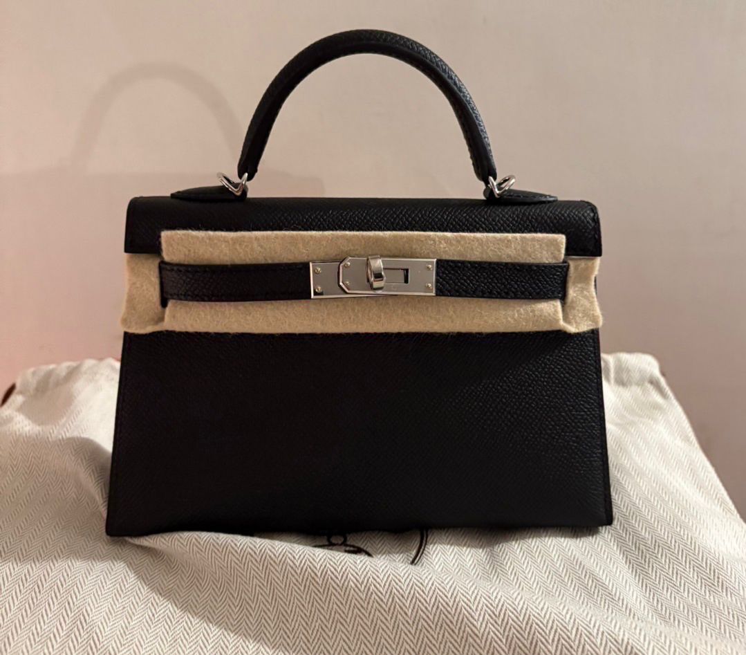 Hermès Kelly 20 - Black Epsom Leather - Palladium Hardware - K20BEPHW