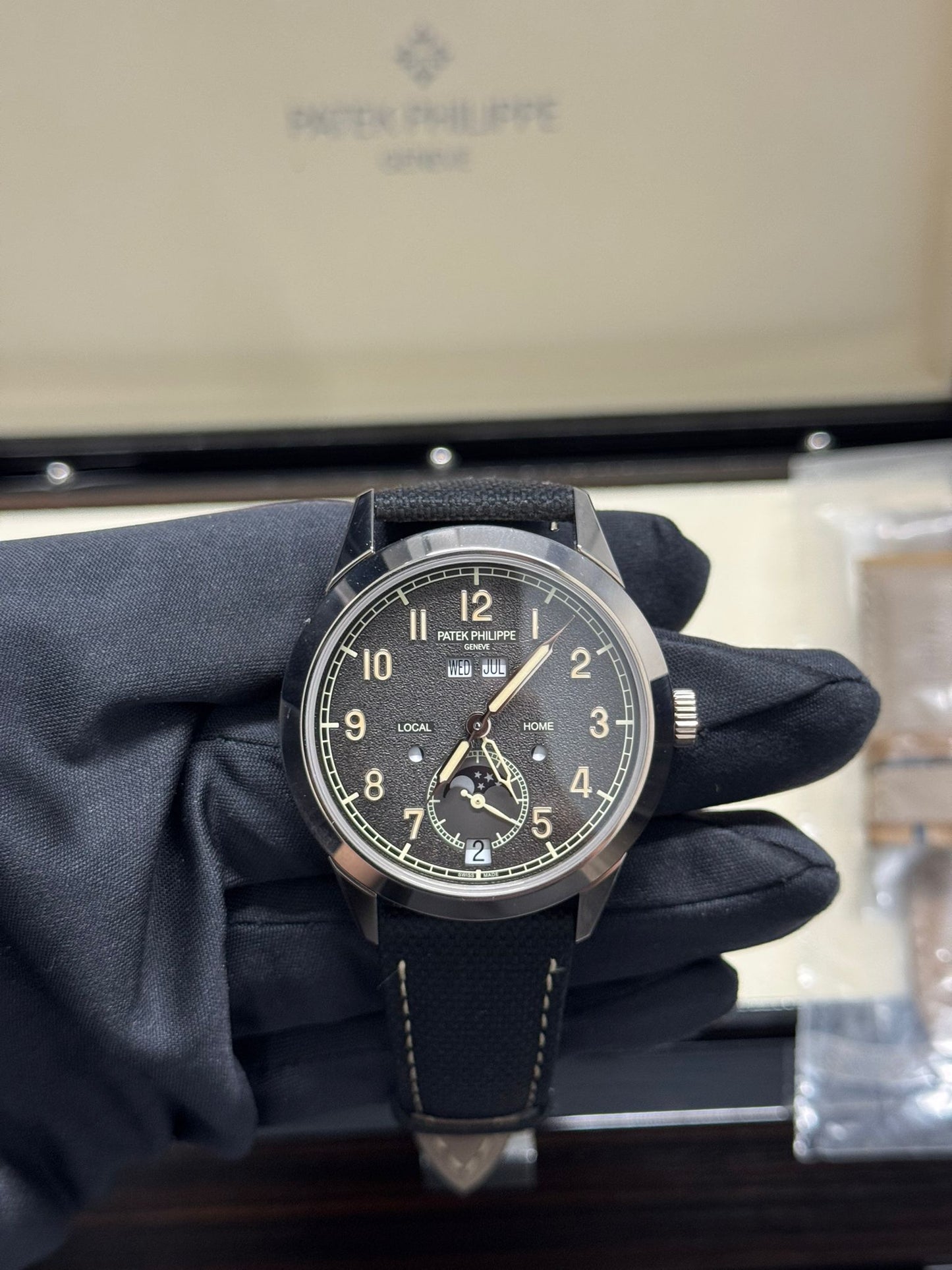 Patek Philippe Complications - Moonphase - White Gold - 41 MM - 5326G-001