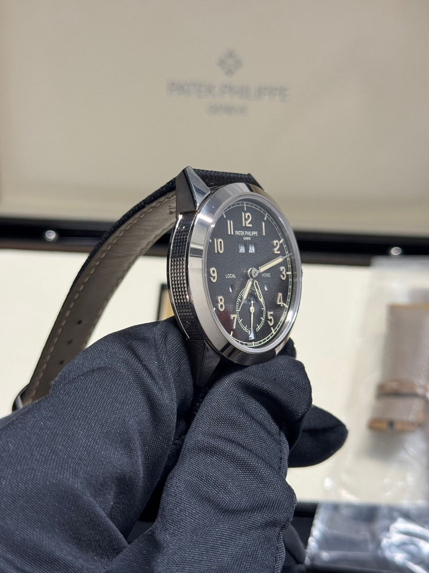 Patek Philippe Complications - Moonphase - White Gold - 41 MM - 5326G-001