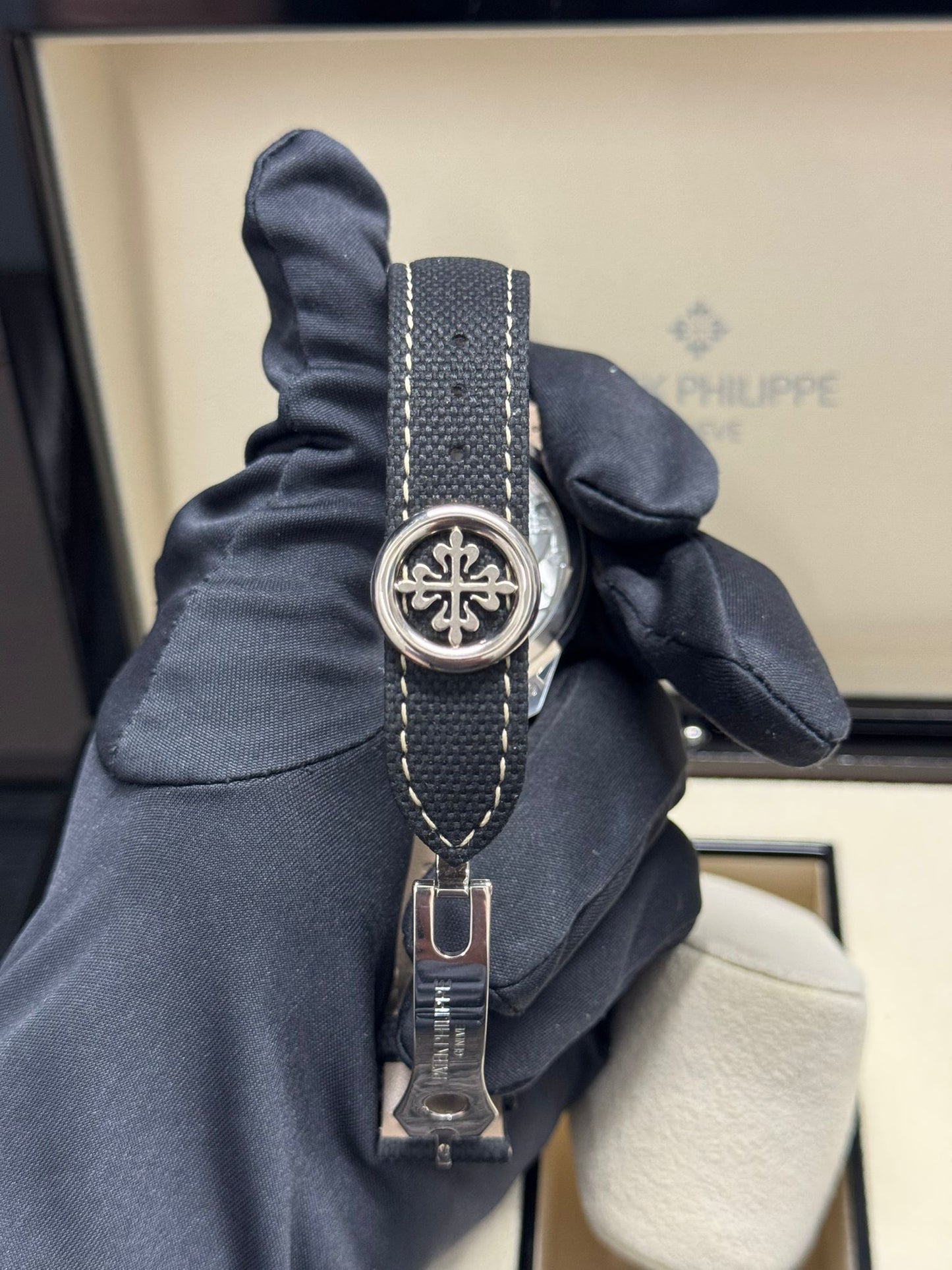 Patek Philippe Complications - Moonphase - White Gold - 41 MM - 5326G-001