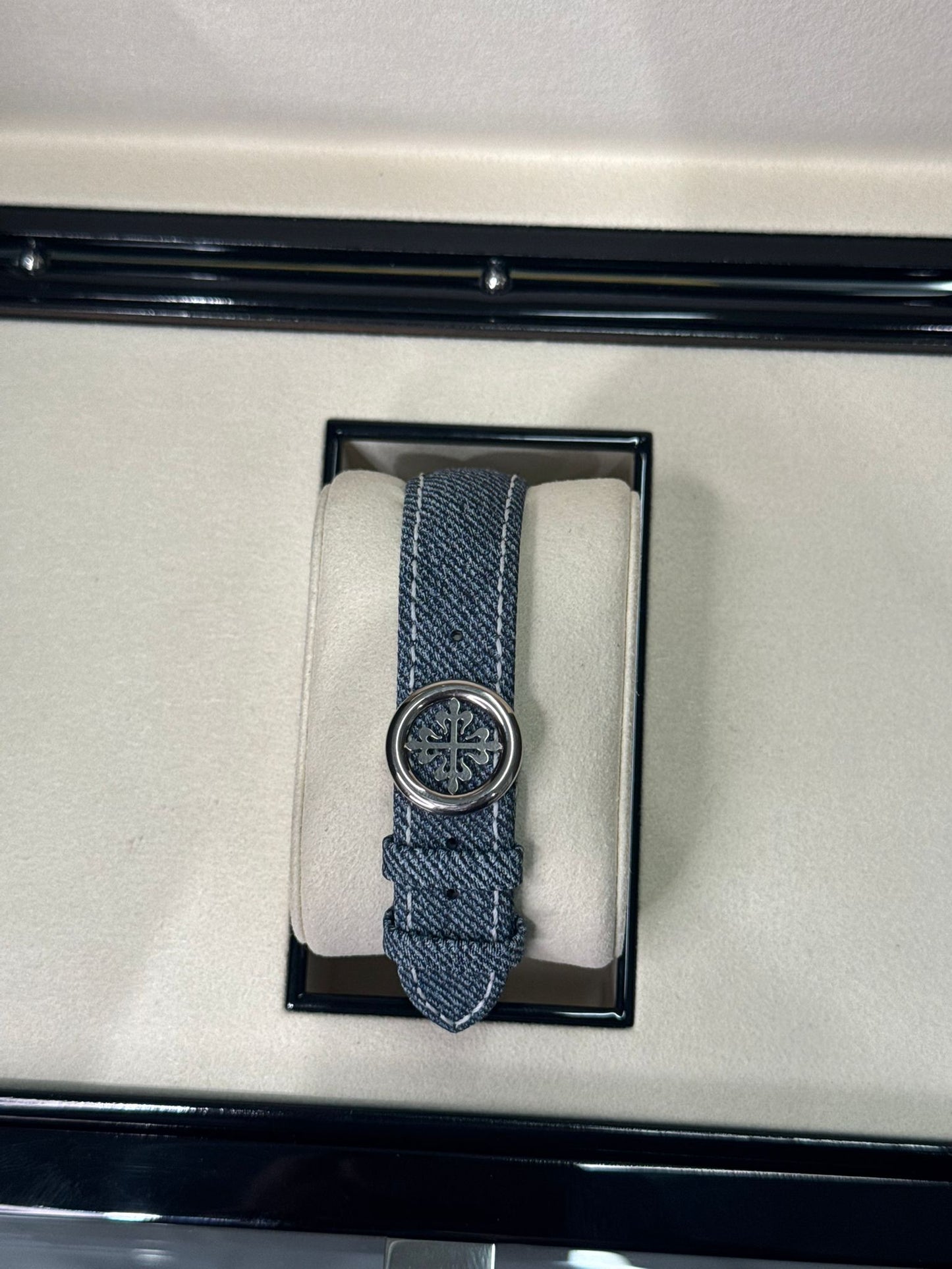 Patek Philippe Complications - World Time - White Gold - 40 MM - 5330G/001