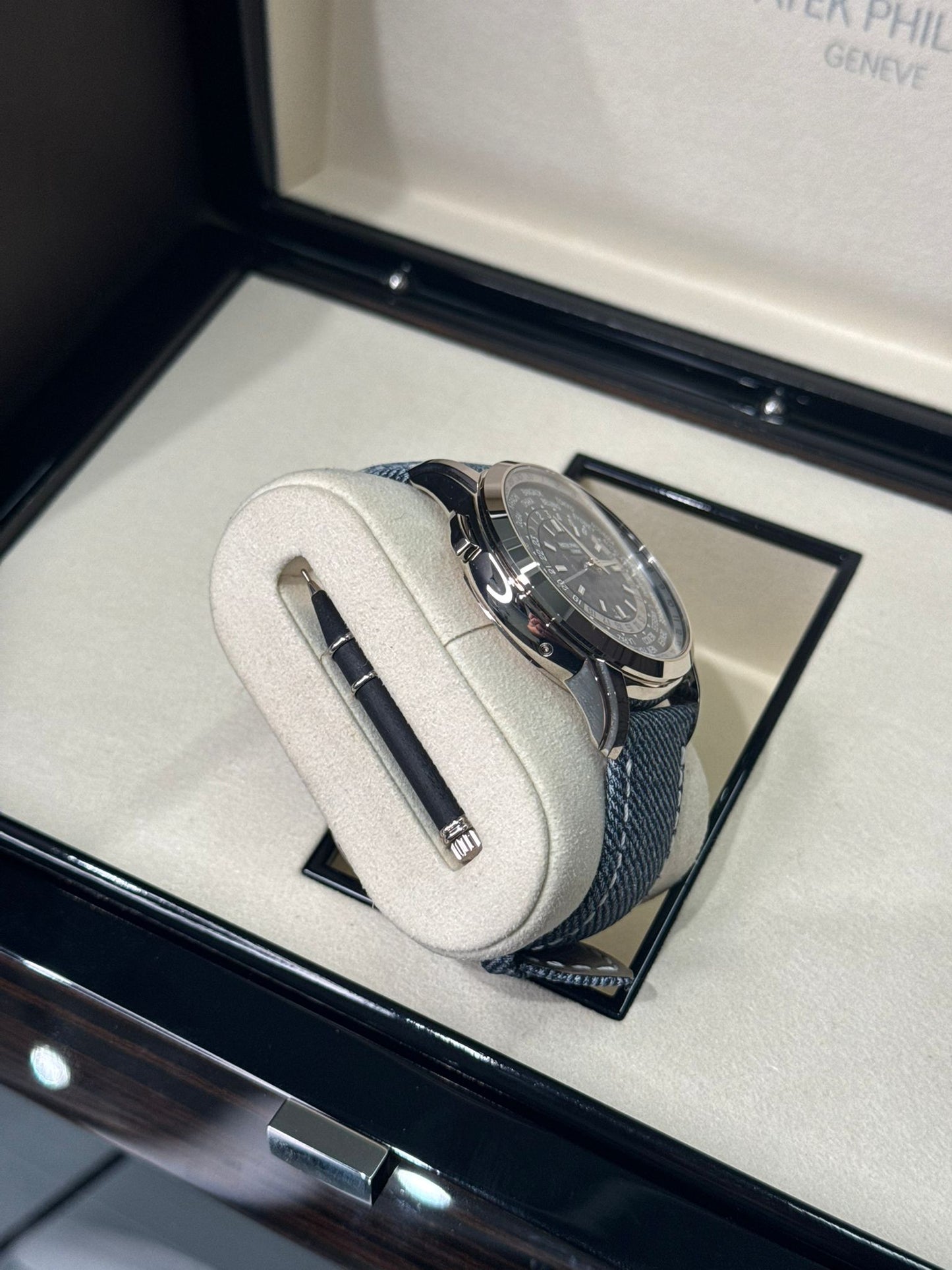 Patek Philippe Complications - World Time - White Gold - 40 MM - 5330G/001