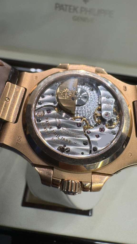 Patek Philippe Nautilus - 40 MM - 5712R-001