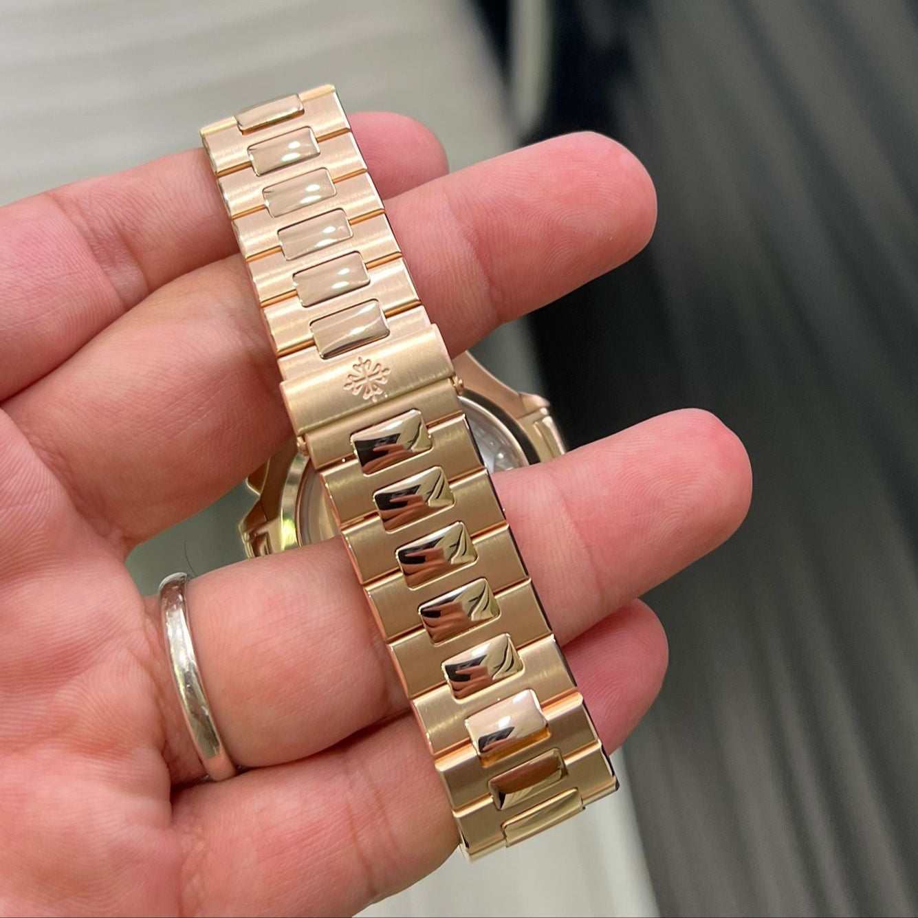 Patek Philippe Nautilus - 40.5 MM - Rose Gold - 5980/1R-001
