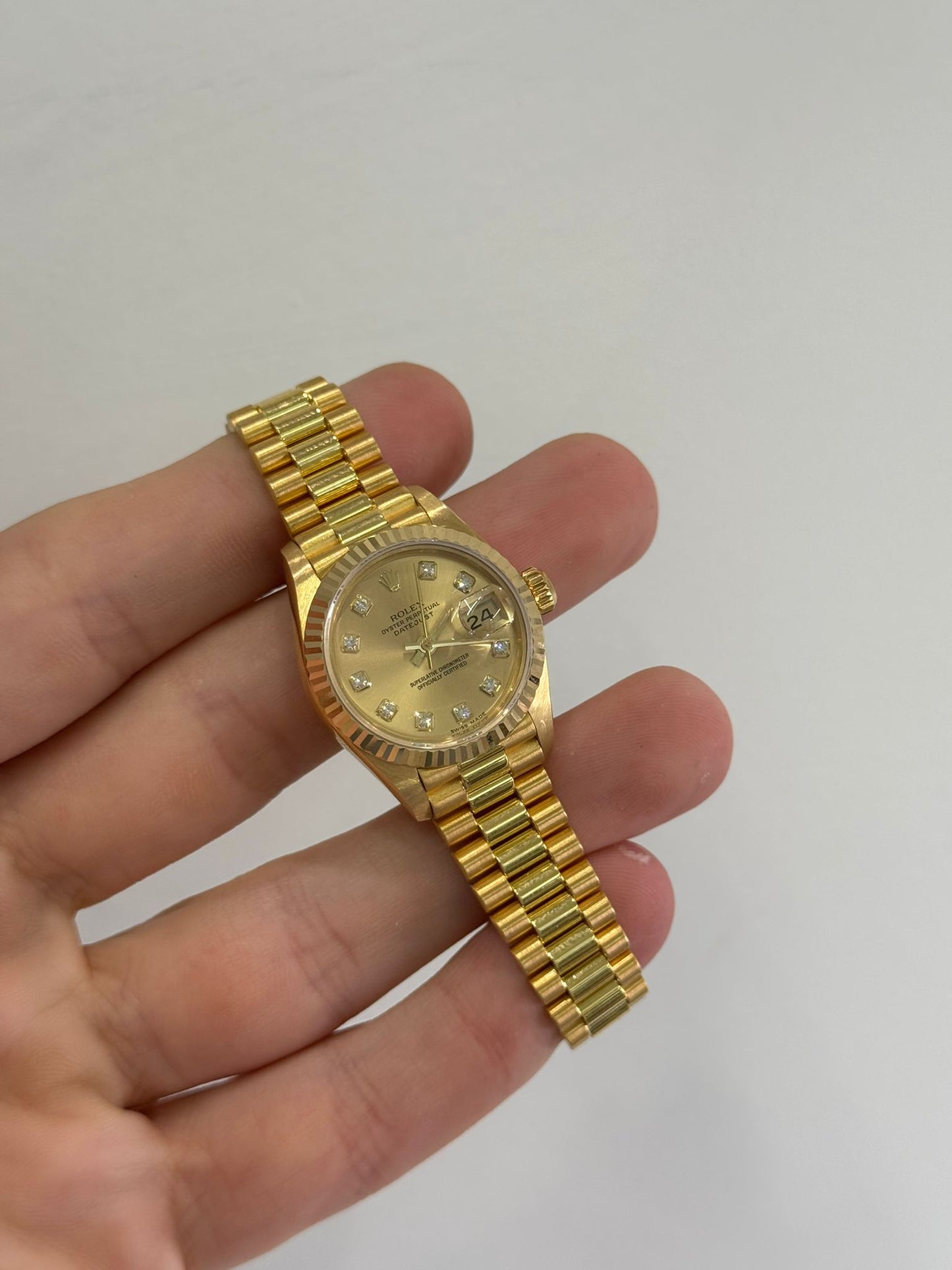 Rolex Datejust - 26 MM - Yellow Gold - President Bracelet - Fluted Bezel - Champagne Diamond Dial - 68178 chdp