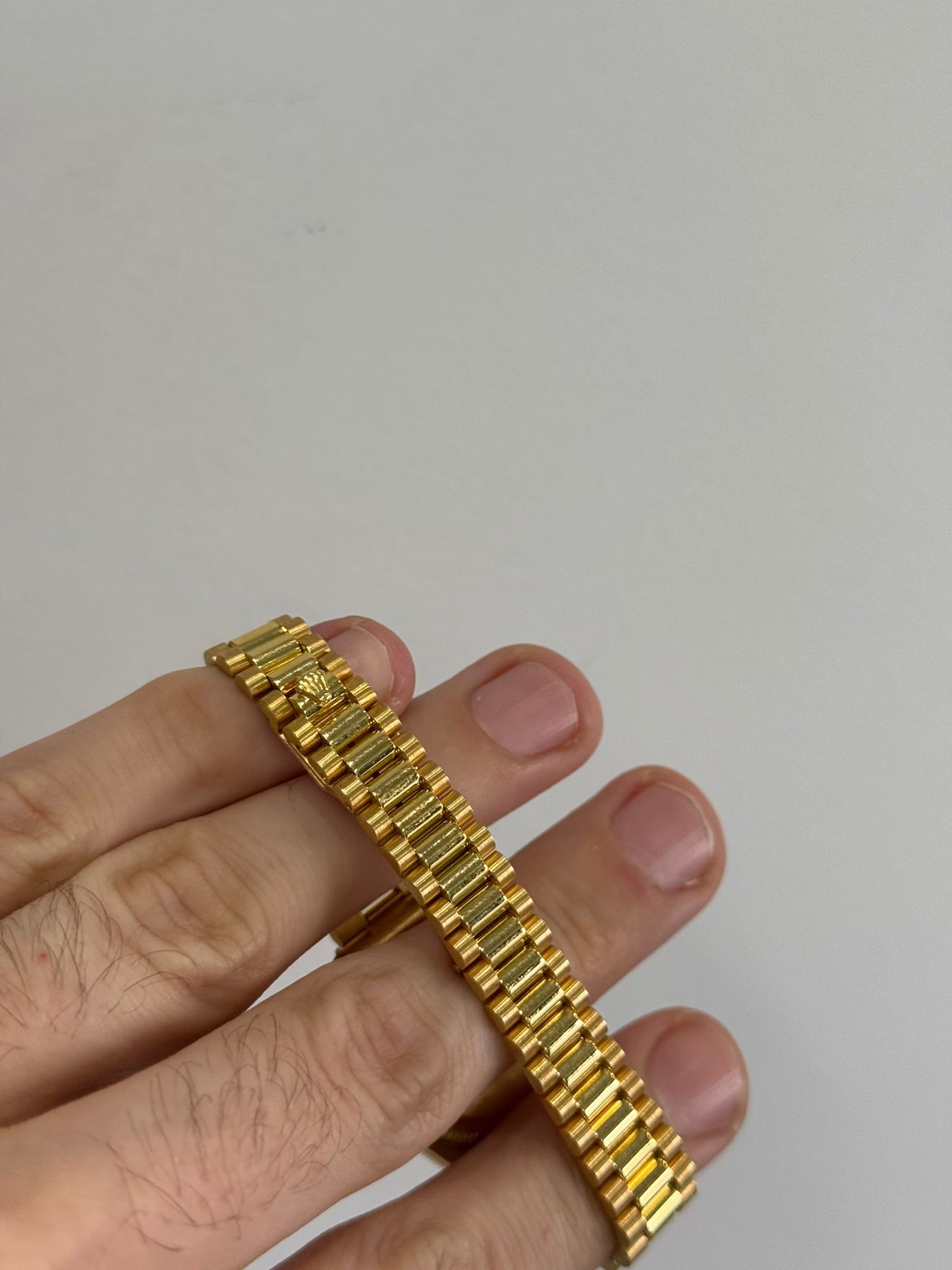 Rolex Datejust - 26 MM - Yellow Gold - President Bracelet - Fluted Bezel - Champagne Diamond Dial - 68178 chdp