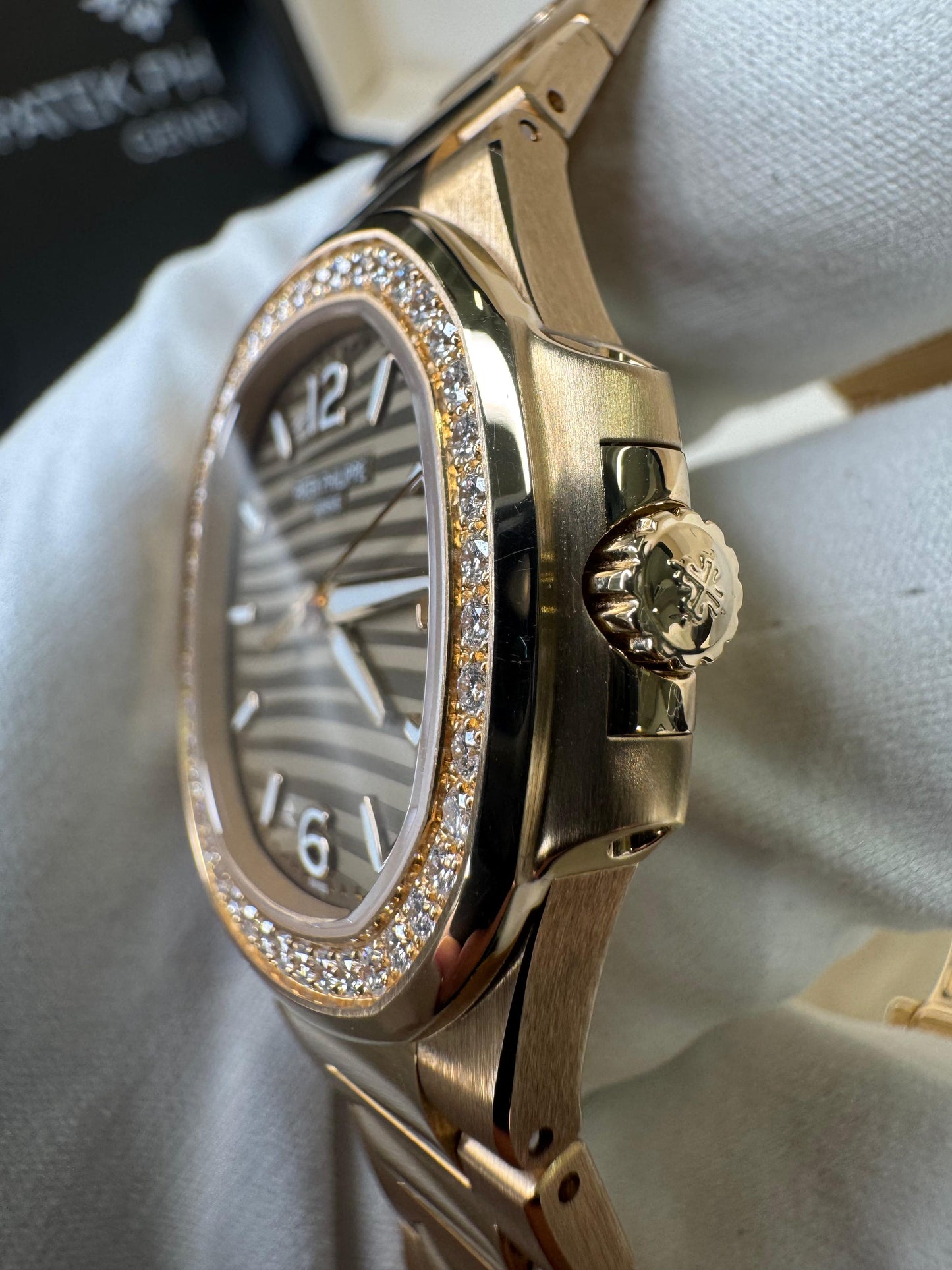 Patek Philippe Nautilus - 32MM - Rose Gold Bracelet - 7010/1R-012