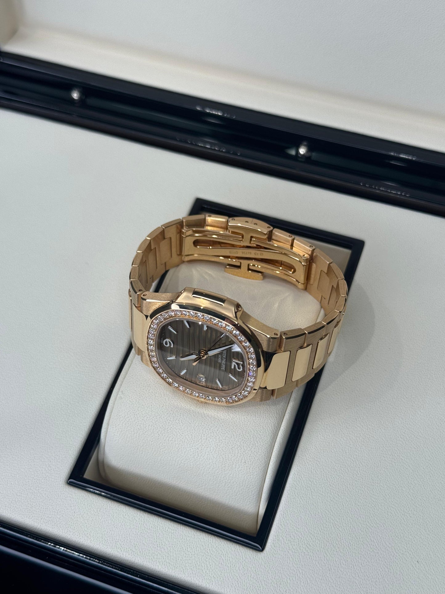 Patek Philippe Nautilus - 32MM - Rose Gold Bracelet - 7010/1R-012