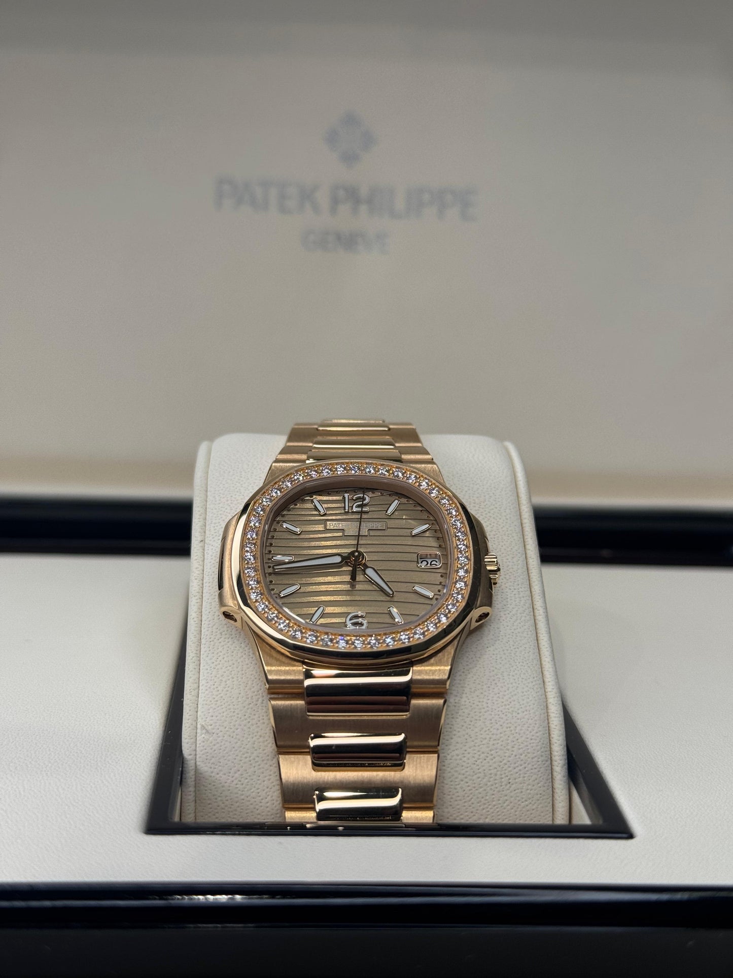 Patek Philippe Nautilus - 32MM - Rose Gold Bracelet - 7010/1R-012