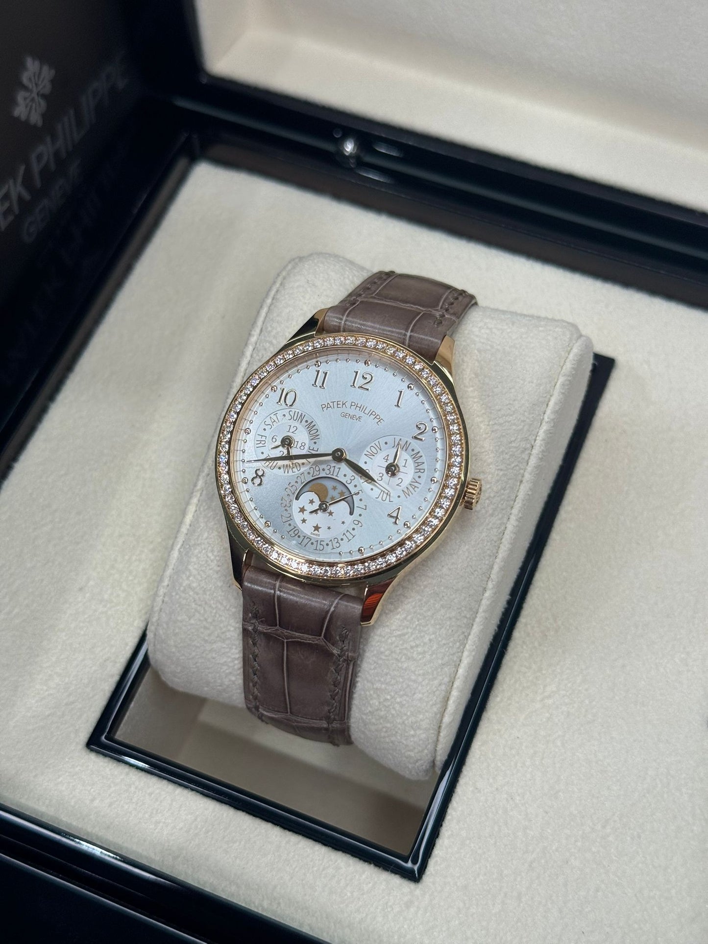 Patek Philippe Grand Complications - 35 MM - Rose Gold - Silver Dial - Alligator Leather Strap - 7140R-001