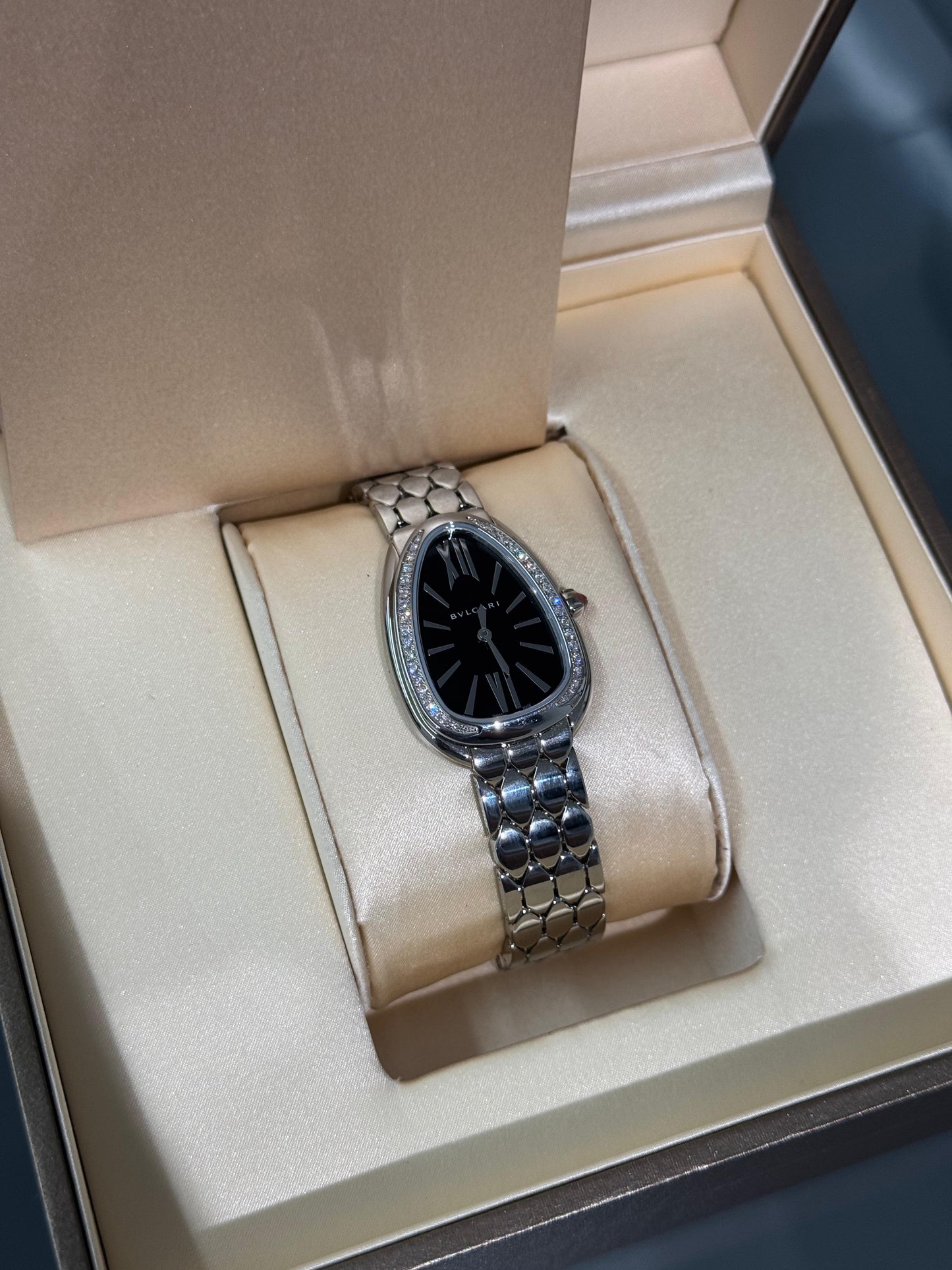 Bvlgari Serpenti Seduttori - 33 MM - Stainless Steel - Black Dial - 103449