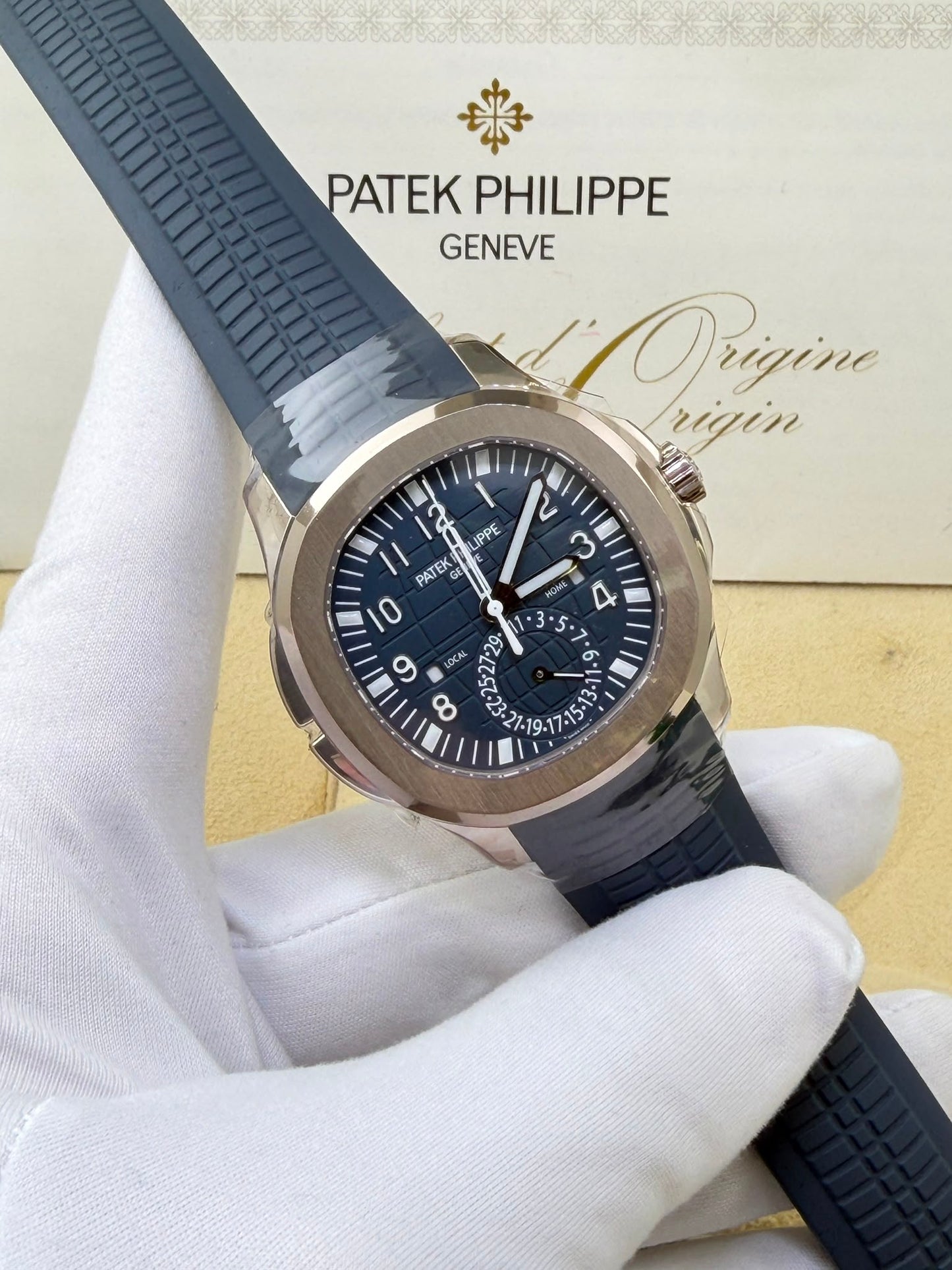 Patek Philippe Aquanaut - 40.8 MM - White Gold - 5164G-001