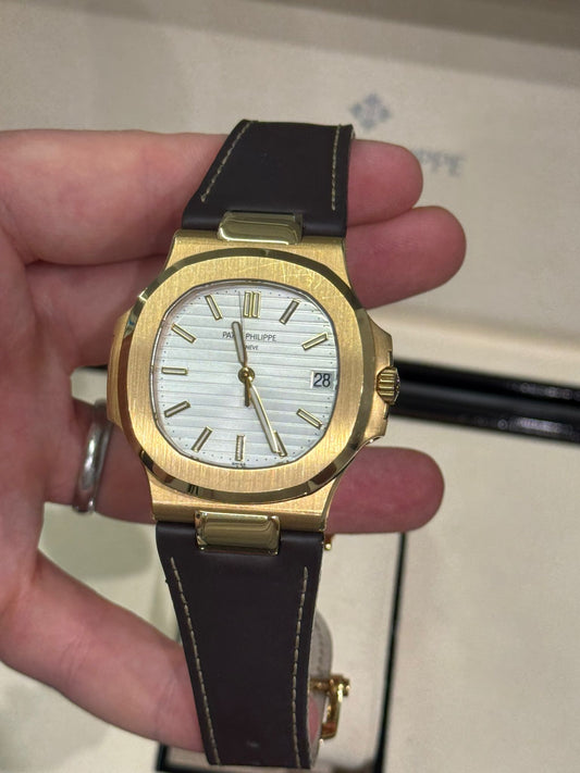 Patek Philippe Nautilus - 43 x 38 MM - Yellow Gold - 5711J