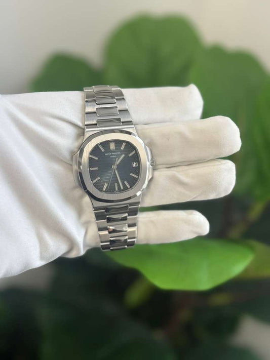 Patek Philippe Nautilus 40 MM - Steel - 5711/1A-010